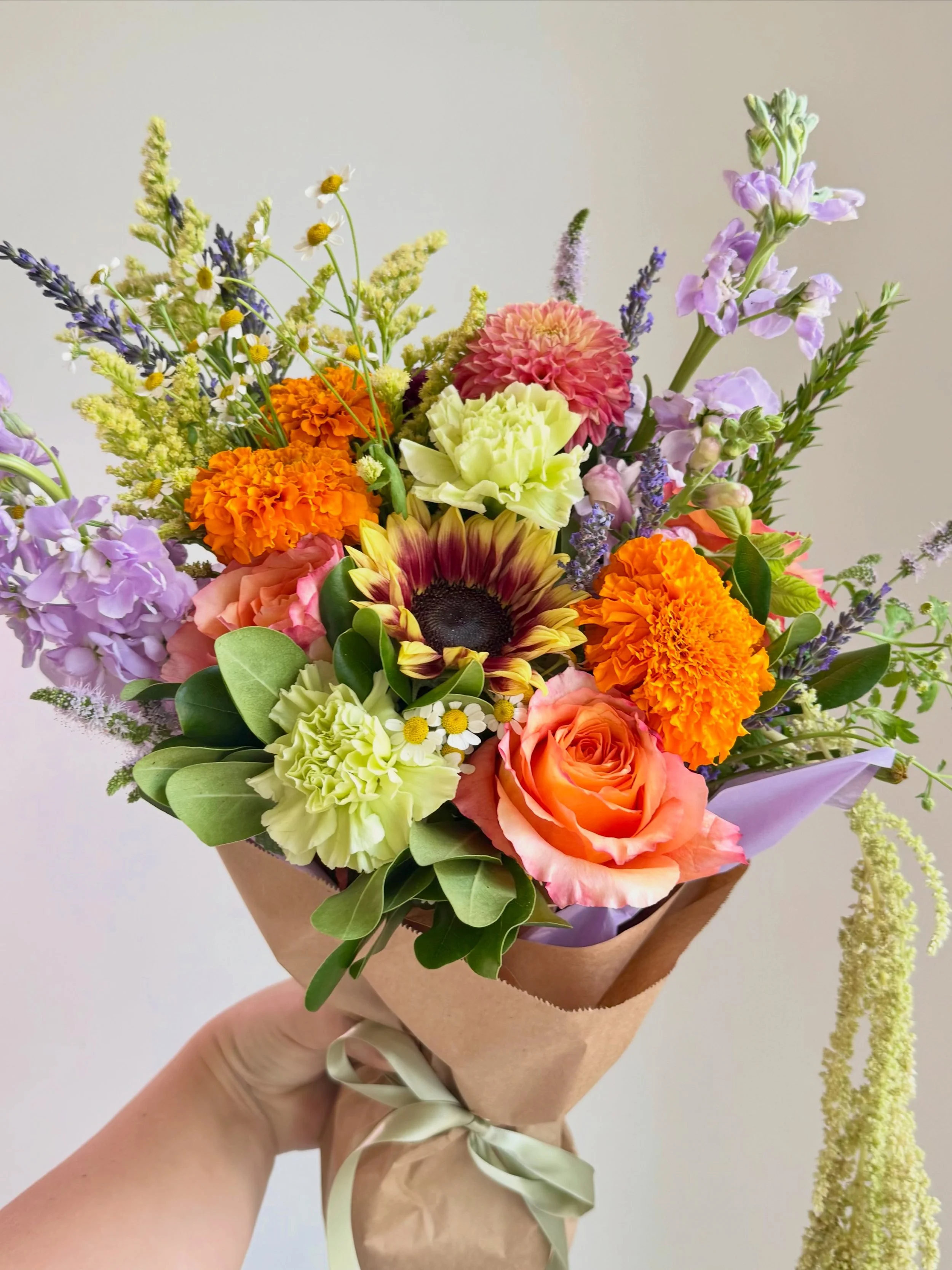 Kinda chic to play with flowers all day and get paid for it 🌸 

&mdash;&mdash;&mdash;
{ creative studio, floral design, flower bouquet, custom bouquet, floral arrangements, design studio, creative direction, cottagecore, fairycore, whimsical, floris