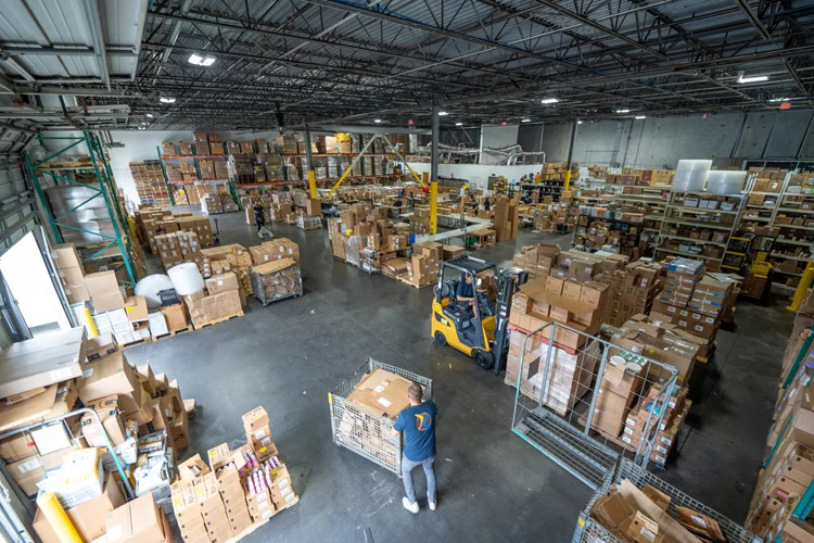 Fish Distributor Aquarium Supplies Wholesale | DC Pet Distribution