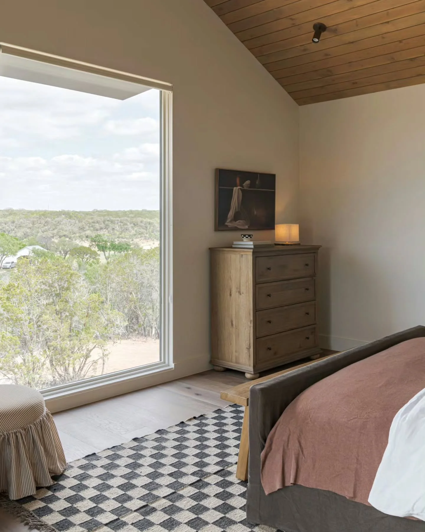 From serene bedrooms overlooking the Hill Country to calming, spa-like bathrooms, every detail is designed for your legacy.

Explore the seamless blend of modern design and natural beauty that defines our community. See the craftsmanship, feel the qu