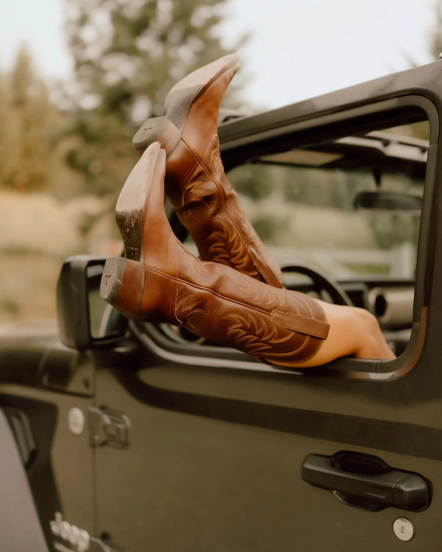 Where luxury meets Lone Star spirit.
At The Canyon Club, life moves at your pace, where every winding Hill Country road leads to something worth remembering.