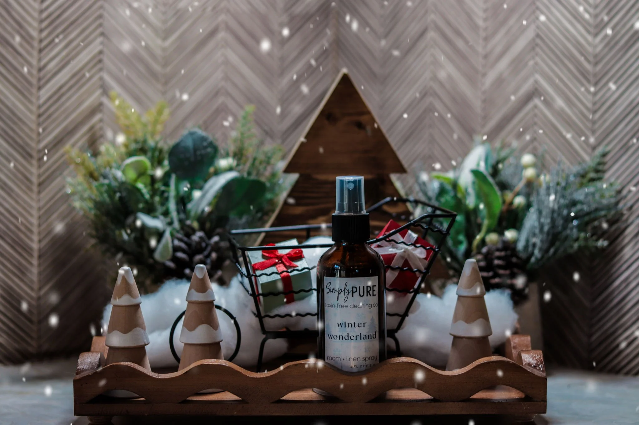 Simply Pure’s Winter Wonderland Room Spray (4oz)