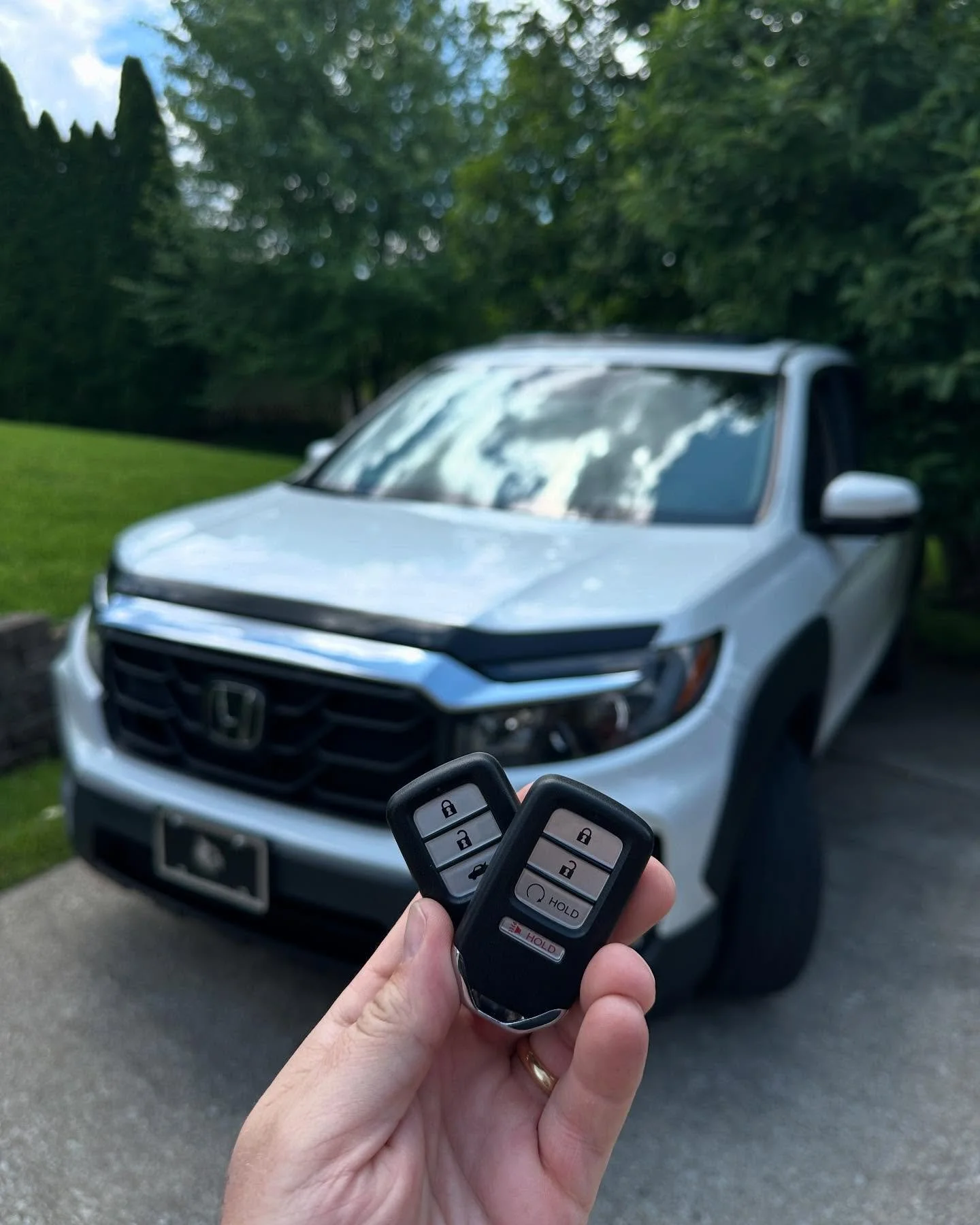 Did you buy a new car that only came with one key? Don&rsquo;t wait until you lose that key, I can make you a new one AND save you money.

The dealer quoted a big number for a second key &amp; I saved this customer $350

#KeyDuplication #LaserEngravi
