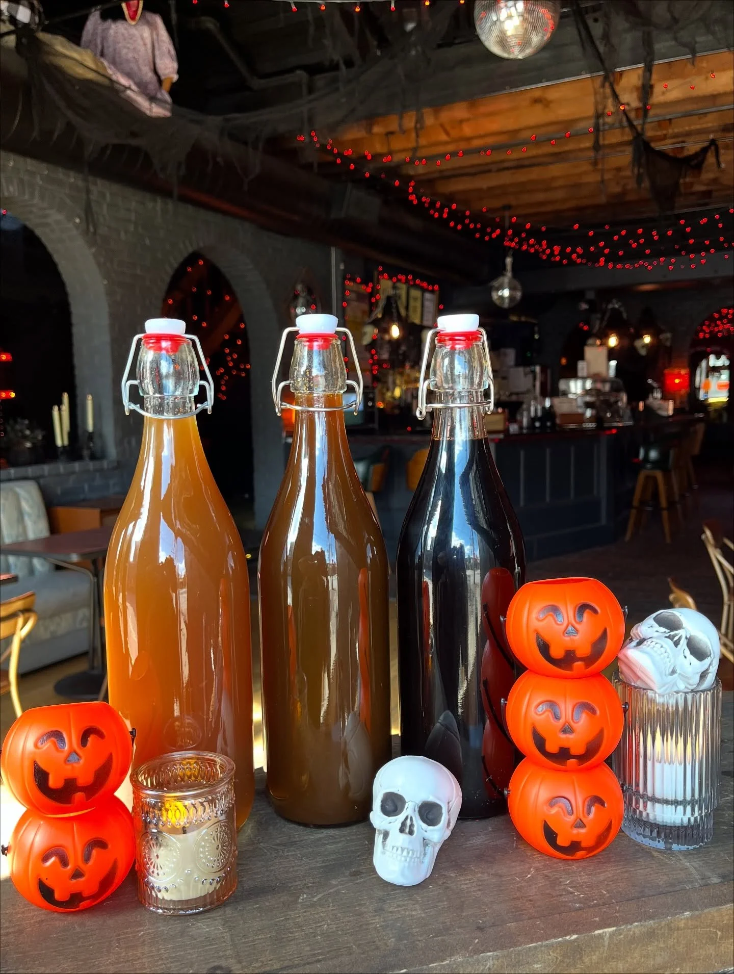 Happy Halloween! Come by this weekend and try our fall specialty drinks 🎃 

House made syrups including spiced apple, pumpkin pie, &amp; chicory root available in any drink! Keep it classic or make it custom, it&rsquo;s your choice 😼