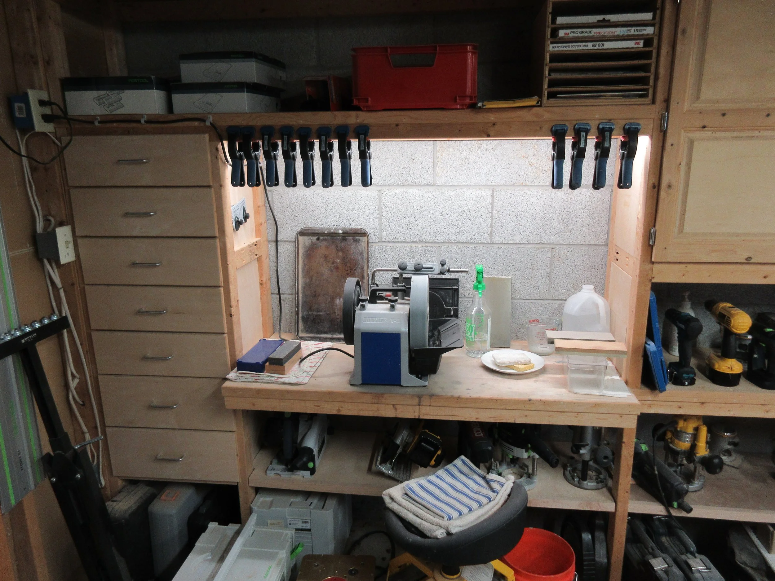 Sharpening station