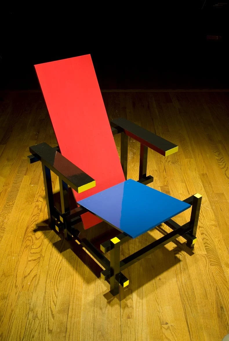 E_RielveltdChair1.jpg