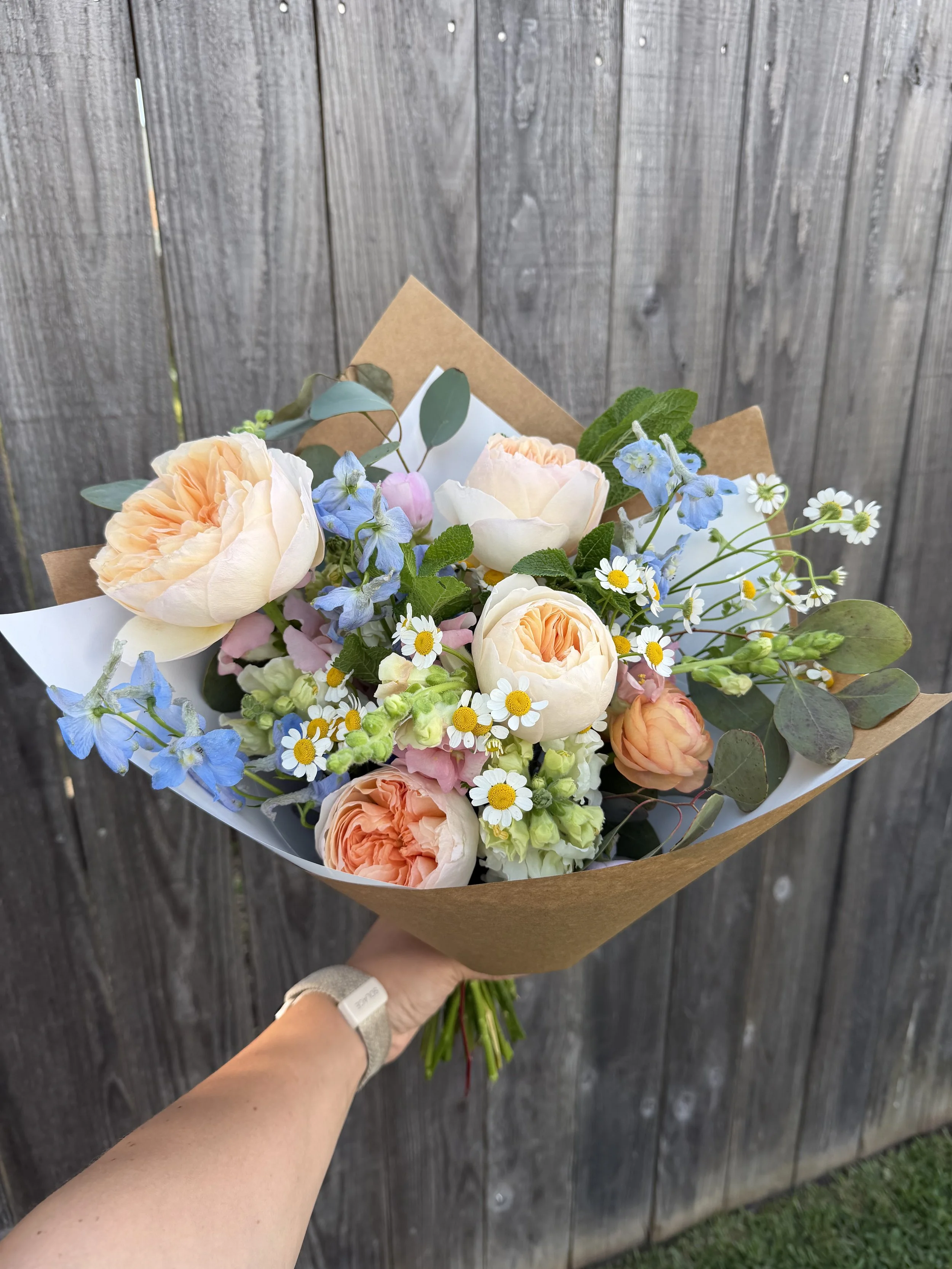 Lg Peach Rose MD Bouquet.jpg