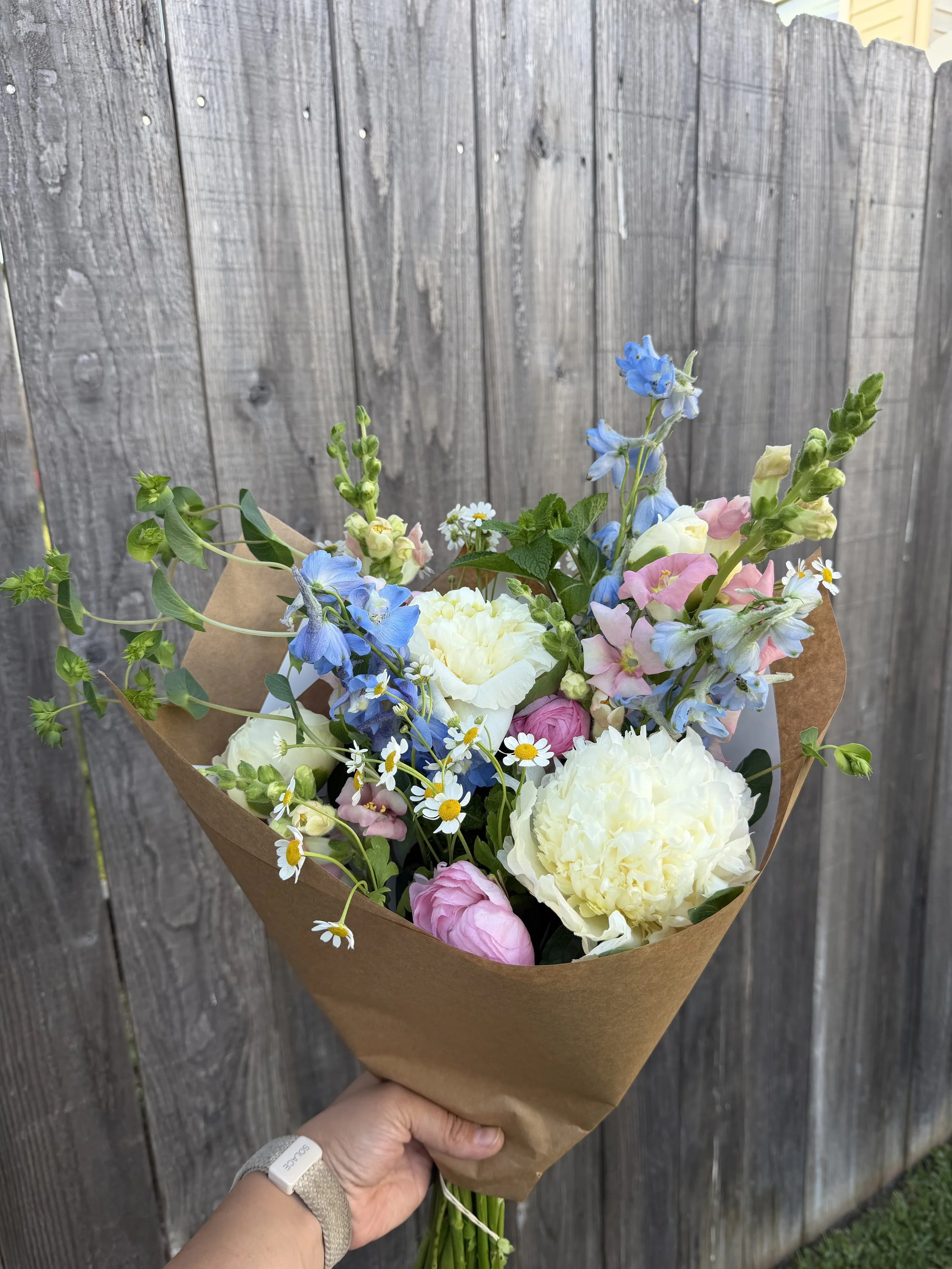 Lg White Peony MD Bouquet.jpg