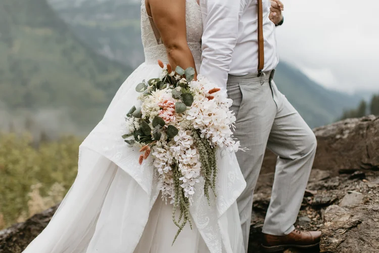 Textural bridal bouquet