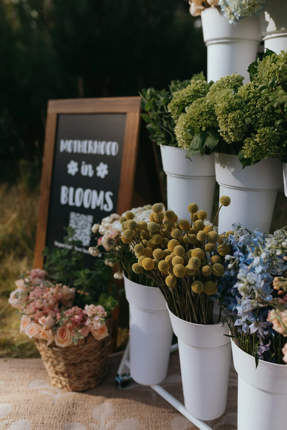 Seasonal flowers for retail shops