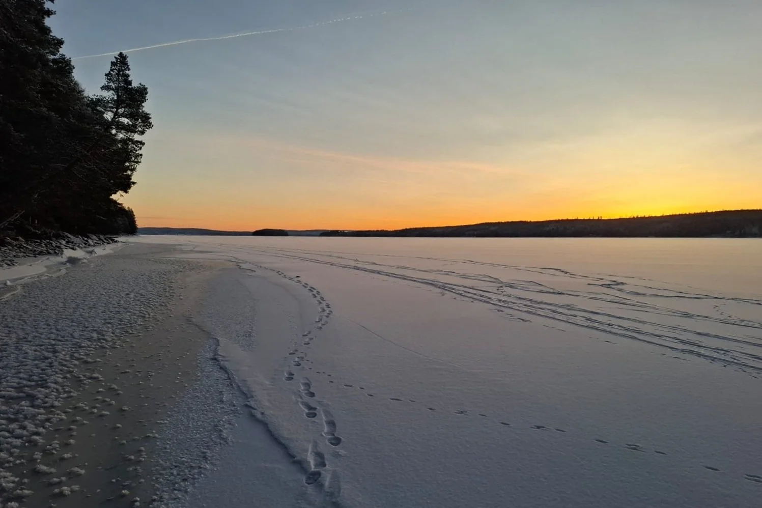 Gryning över Skattungen