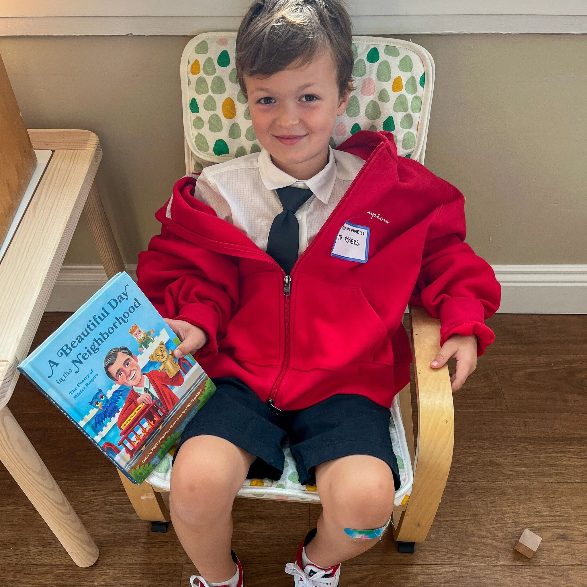 #ForsythSchool's Junior-Kindergarten knocked it out of the park on Kindness Counts Day during Spirit Week this week with their t-shirt messages of kindness, peace, and love (plus one Mr. Fred Rogers!). #UniquelyForsyth