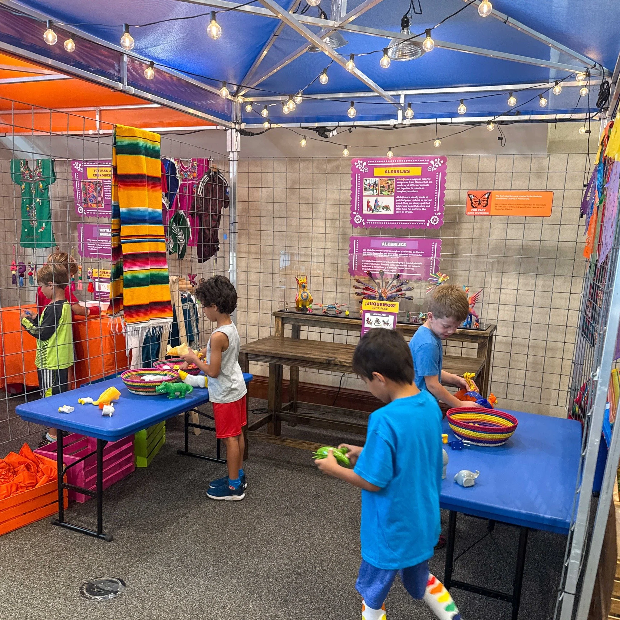 #ForsythSchool's Grade 1 recently took a field trip to experience the interactive cultural exhibit &iexcl;Viva M&eacute;xico! at @themagichouse. The field trip marked the culmination of the grade's unit of study on Mexico, which also included creatin