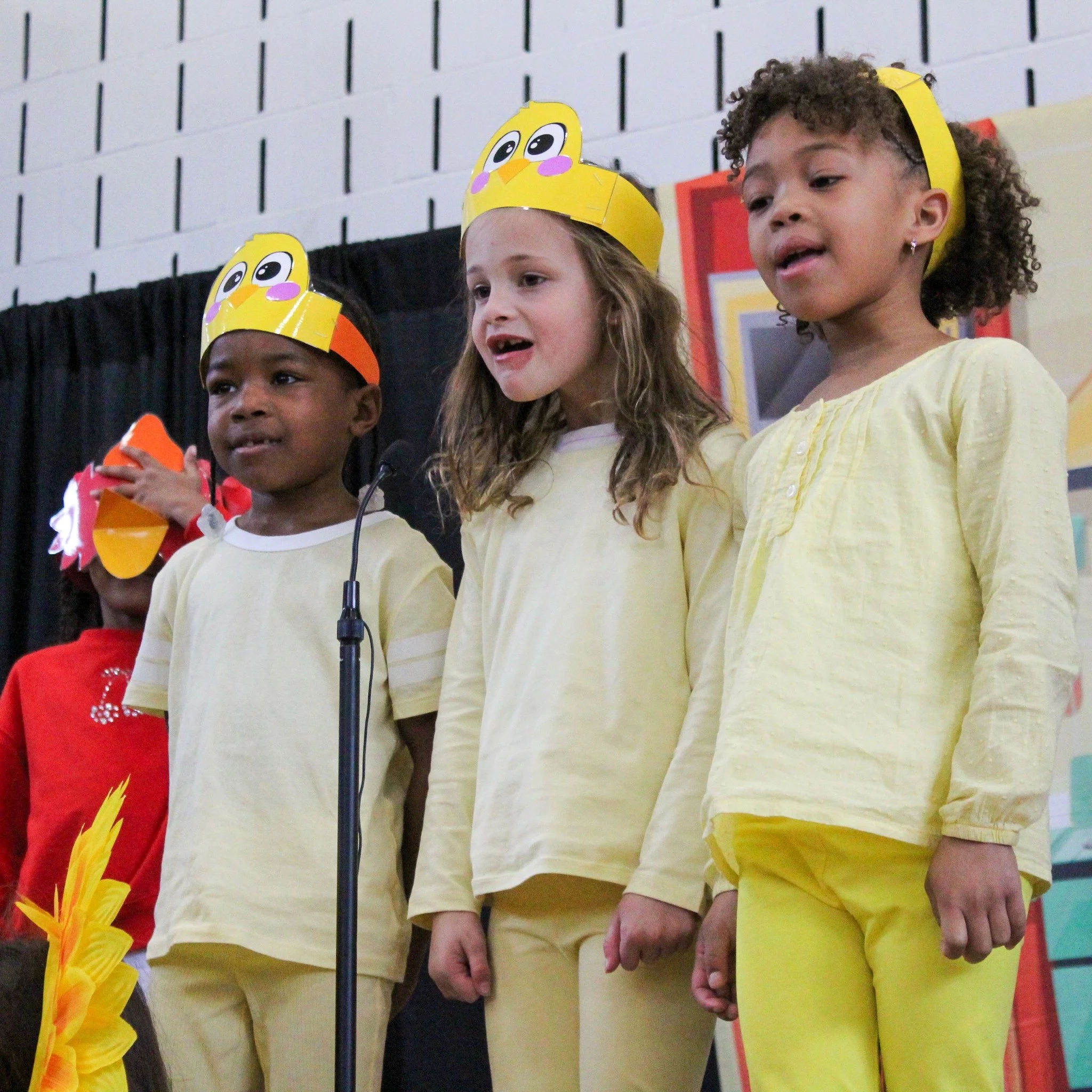 🎶"I didn't have to do it by myself!"🎶In fact, they did it ALL TOGETHER at this week's Sr-K drama assembly performance of "The Little Red Hen" for the entire #ForsythSchool community!

Each of our four Sr-K classes presented a di