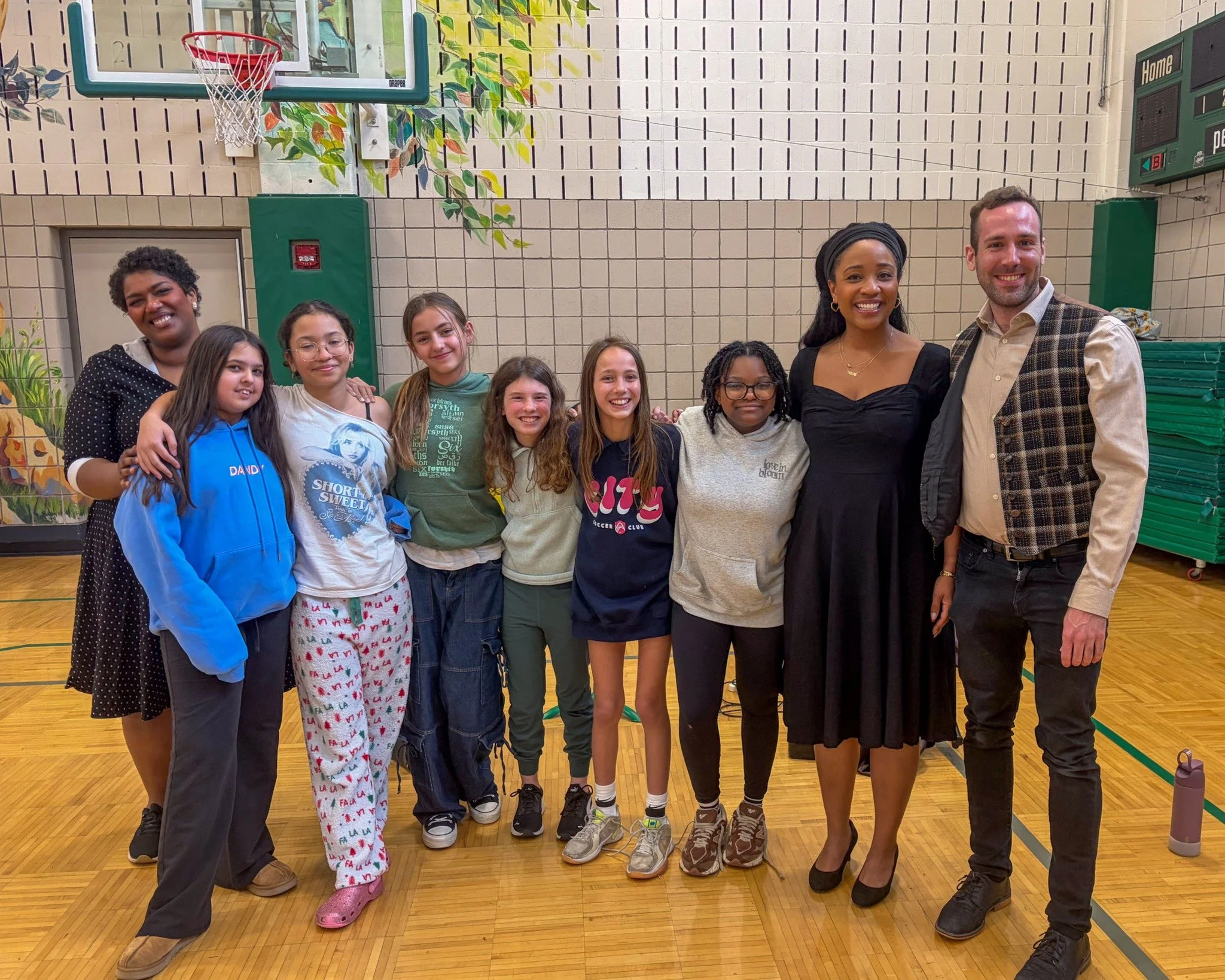 #ForsythSchool was thrilled to be a stop on @operatheatrestl's "Trailblazers on Tour," a weeklong interactive lesson series of intimate opera performances at area schools.

Yesterday, our Grade 6 students were transported back in time with 