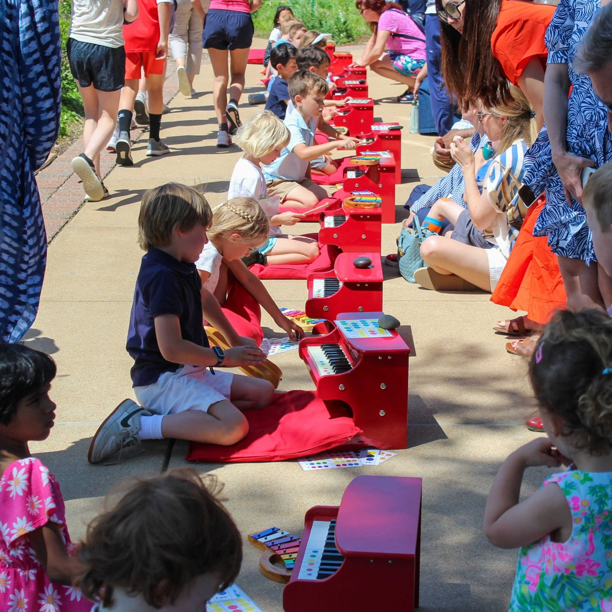 Last week, #ForsythSchool's Sr-K students turned out for their annual Primavera Party celebration of learning! This #UniquelyForsyth end-of-year Portfolio event features Poetry recitations, (self-)Portraits, and Performances (miniature Piano, xylopho