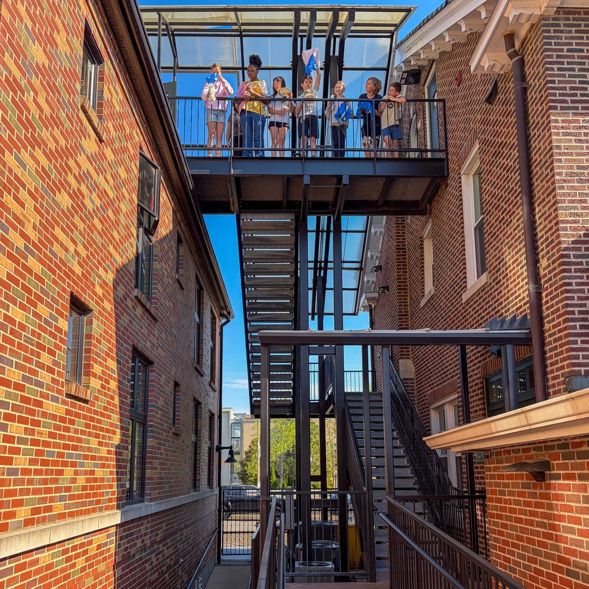 #ForsythSchool Grade 5 students have been studying Newton's Laws of Motion (Inertia, Acceleration, Action &amp; Reaction) in Science classes with Mrs. Sharon Anibal, and recently put the first two laws to the test with a classic Egg Drop Challenge! ?