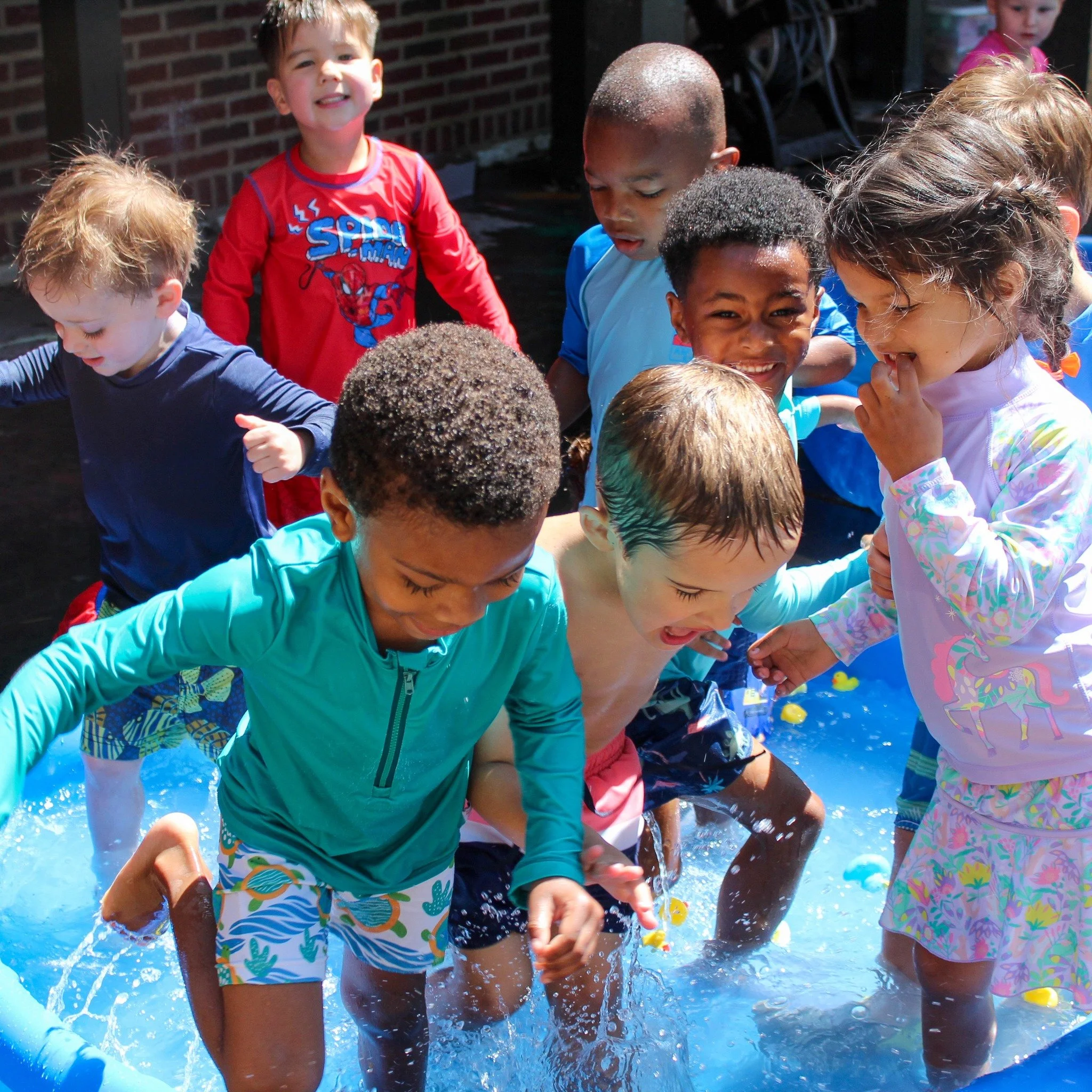 It's been a great first week of #ForsythSummerDiscovery!

This week, our pre-primary campers enjoyed a week of wonder (and nature walks!). Campers in Sr-K through Grade 2 became animal architects, explored art in the park, and traversed the climbing 