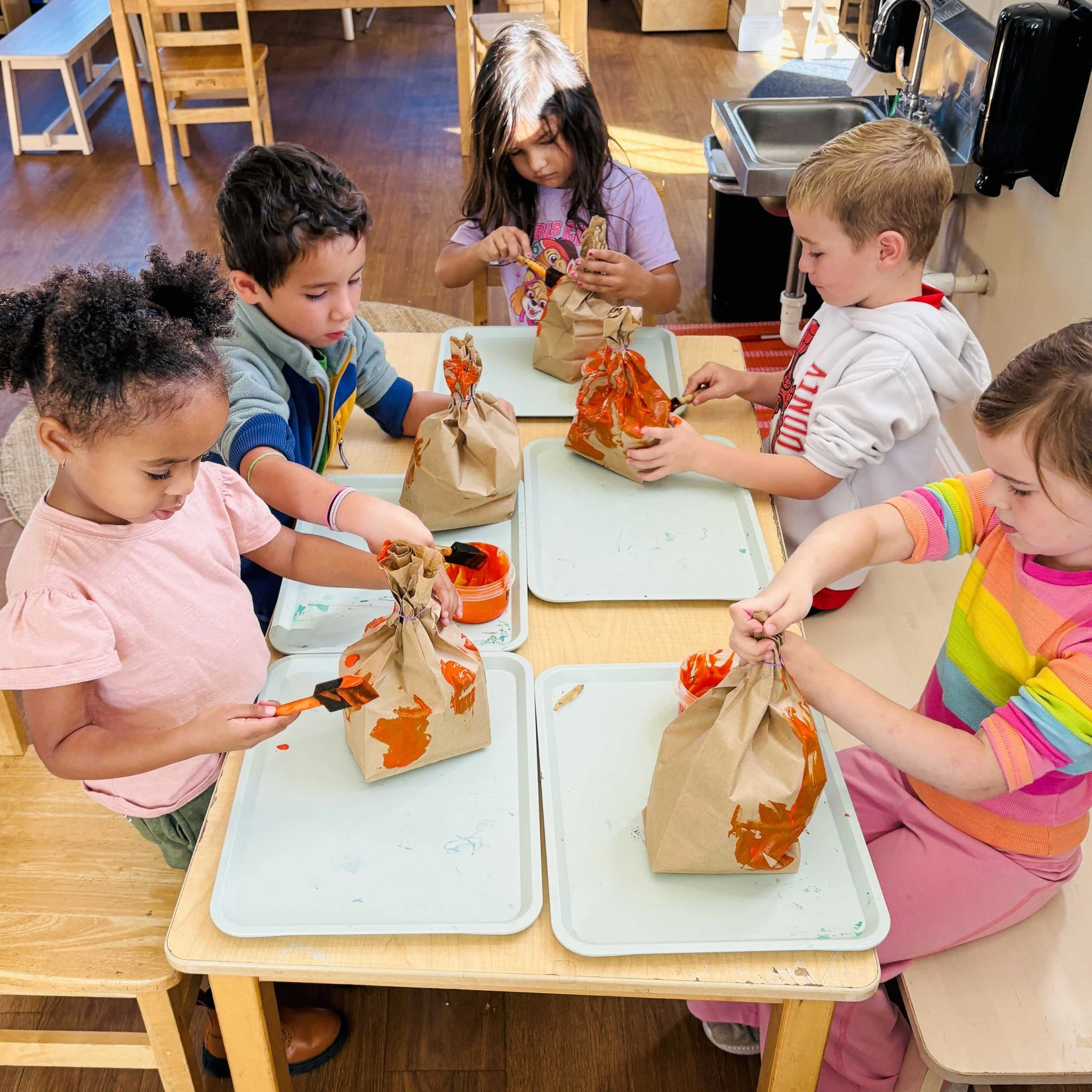 #ForsythSchool's youngest students in Eyas, Pre-Kindergarten, and Junior-Kindergarten have been falling for fall with festive activities, including arts &amp; crafts AND visiting the #UniquelyForsyth Innovation &amp; Design pumpkin patch on the Next 