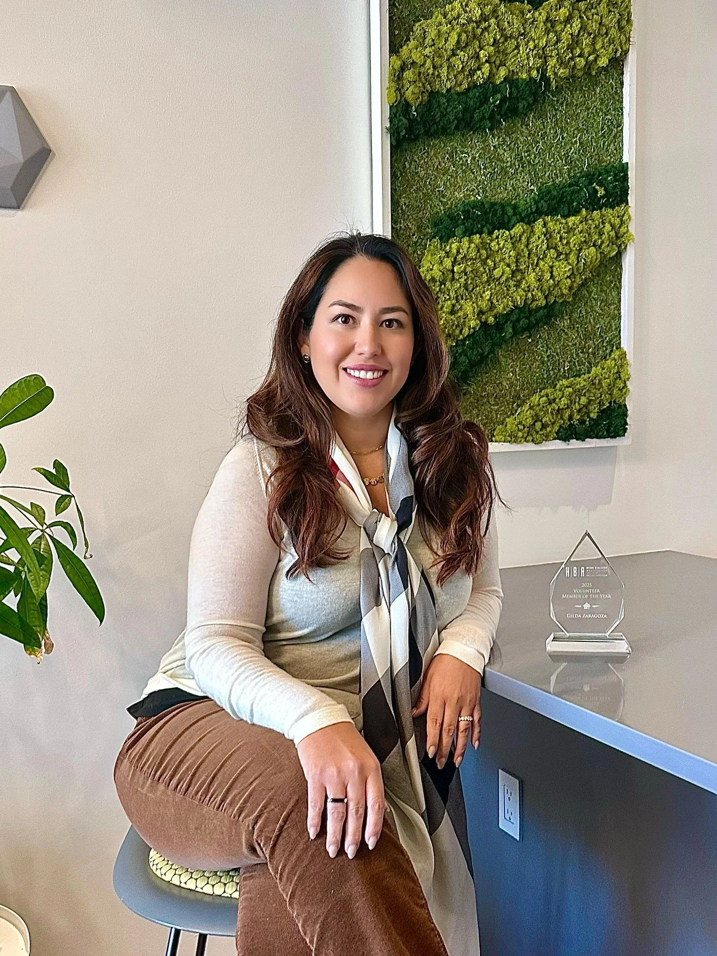 Leading By Example
We’re thrilled to celebrate Gilda Zaragoza, CEO of Invalesco Group, for being honored as the Volunteer of the Year by the Home Builders Association of Metro Denver.
This recognition highlights Gilda’s unwavering commi