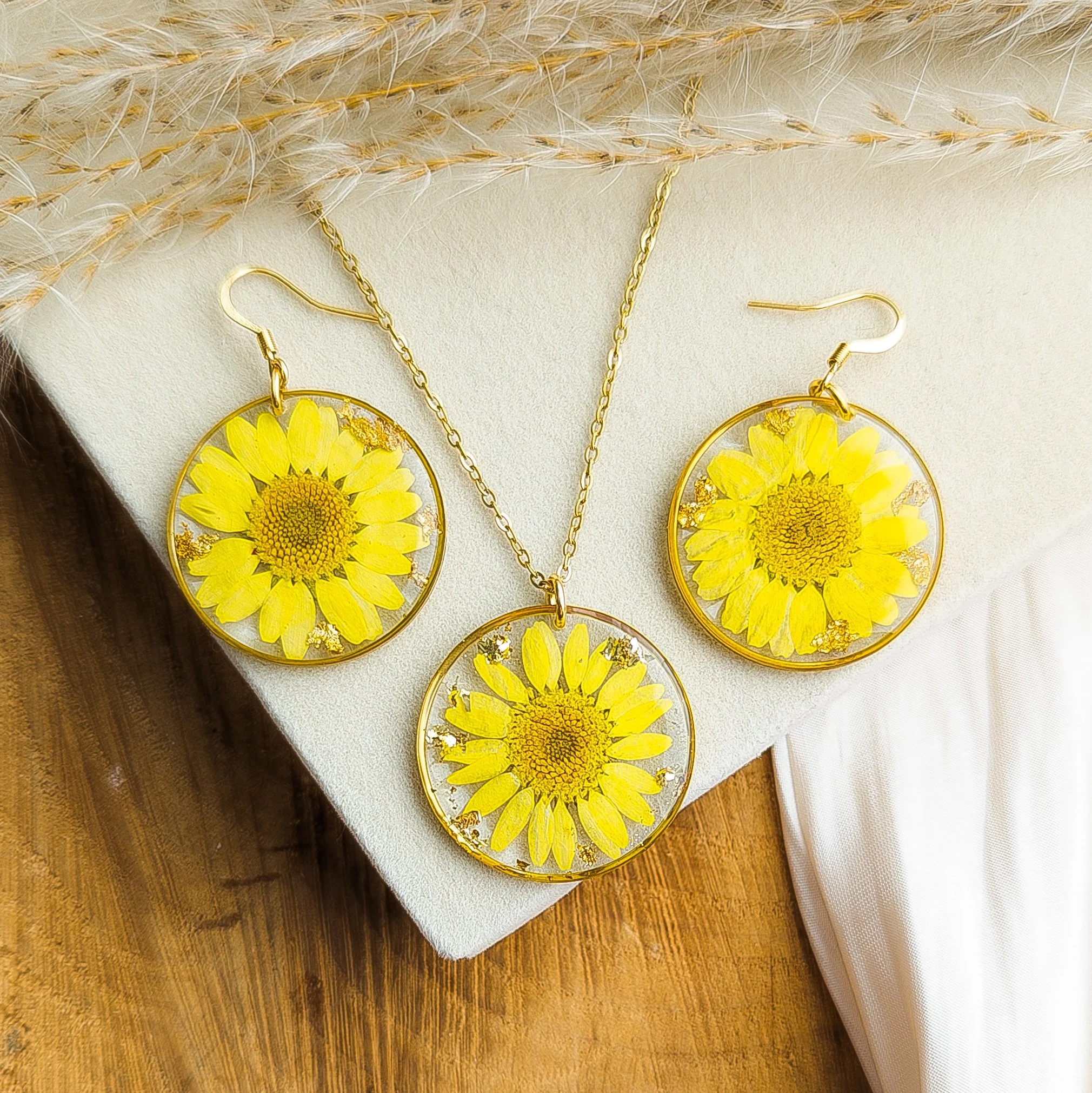 Yellow Daisy & Gold Foil Jewellery Set