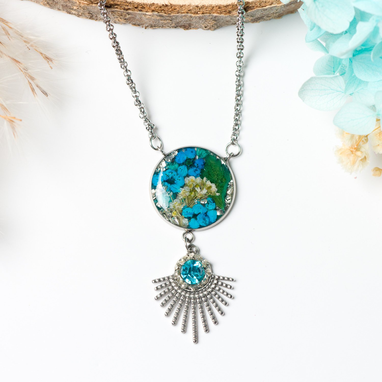 Round Flowers Necklace