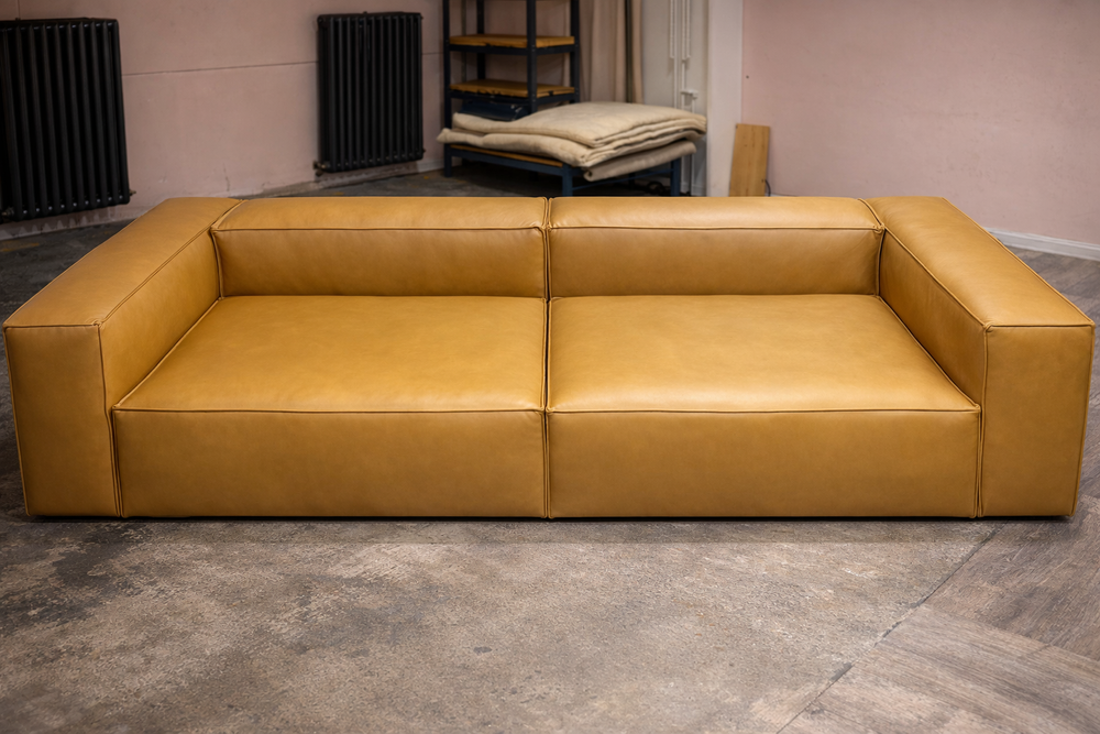 Neu bezogenes Designer-Möbel 5