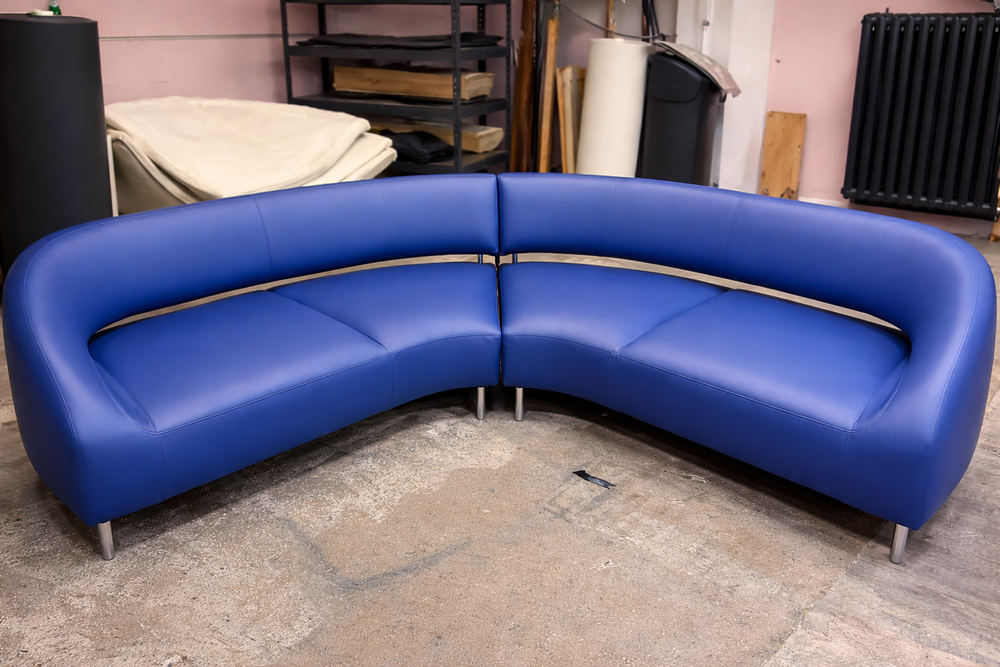 Neu bezogenes Designer-Möbel 6