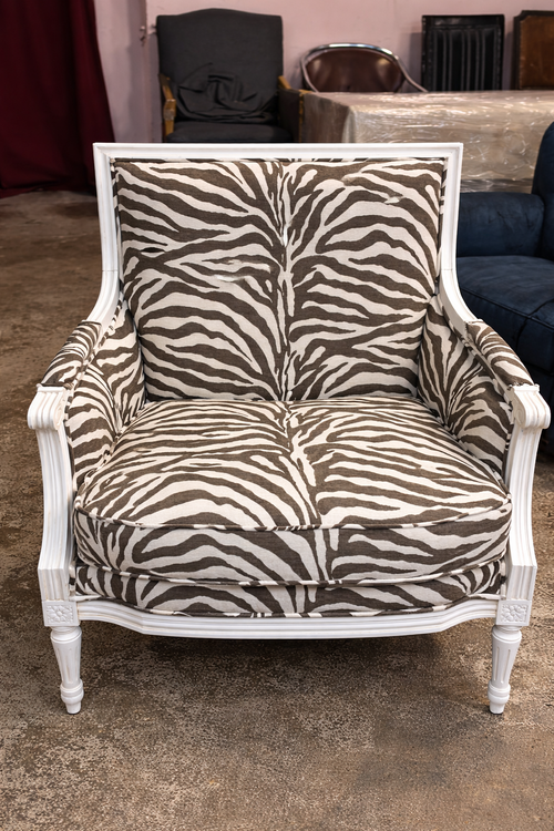 Neu bezogenes Designer-Möbel 2