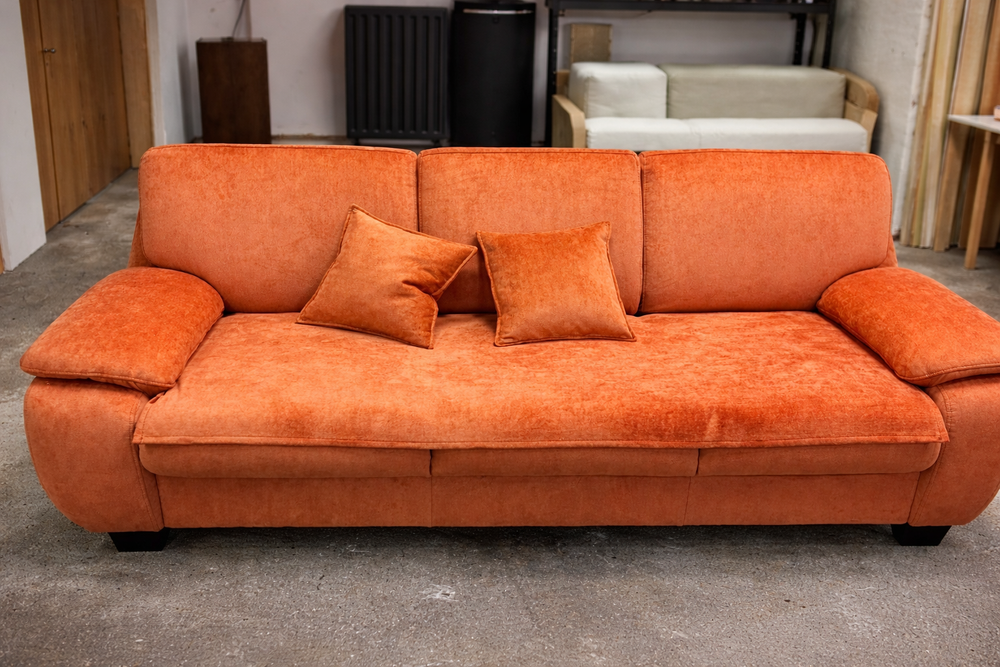 Neu bezogenes Designer-Möbel 3