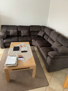 Neu bezogenes Möbel als hochwertiges Einzelstück