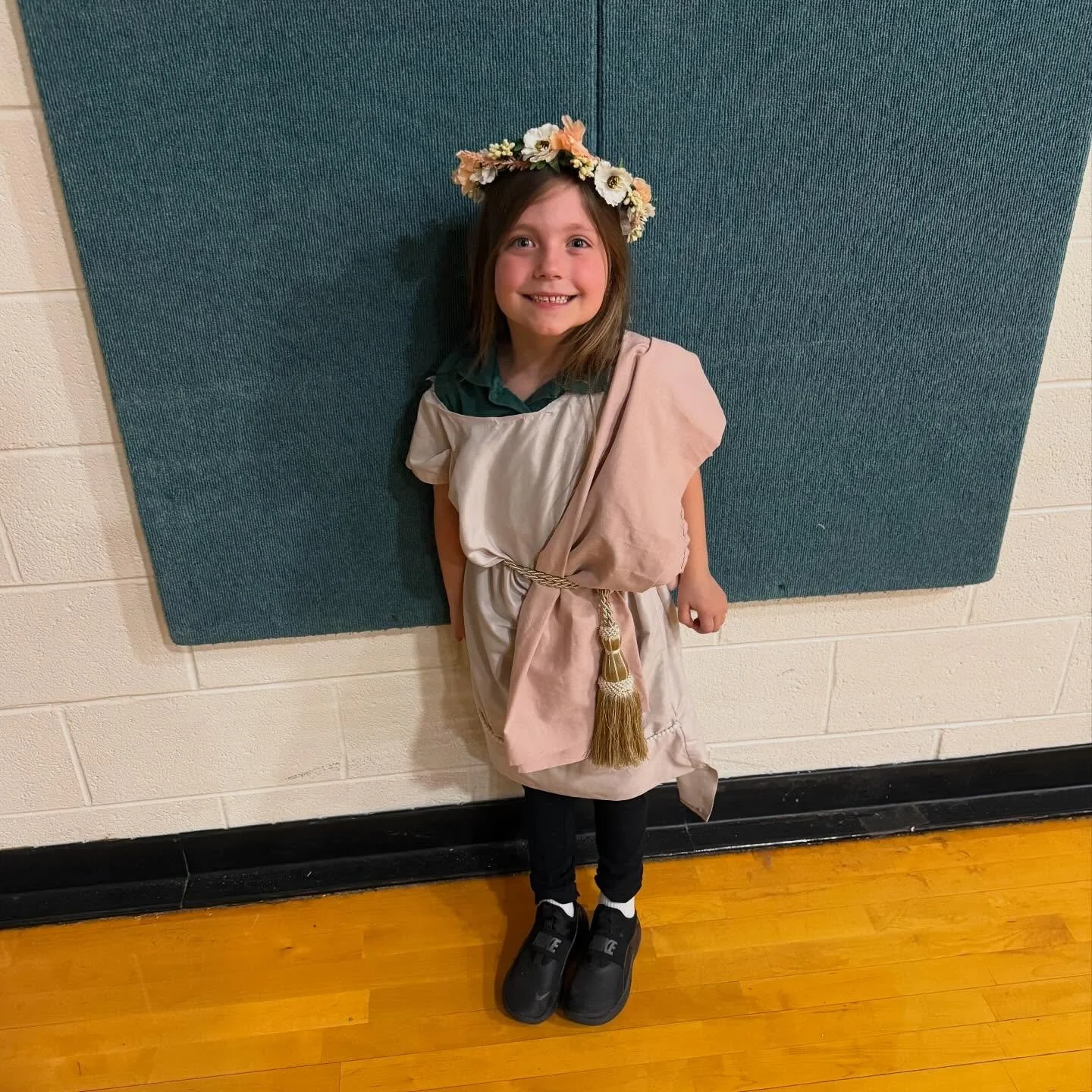 Gracie crushed her role as Mrs. Noah&rsquo;s Ark in her school play this morning! Shout out to @sarah.elizabeth82 for G&rsquo;s fabulous costume! 🎀