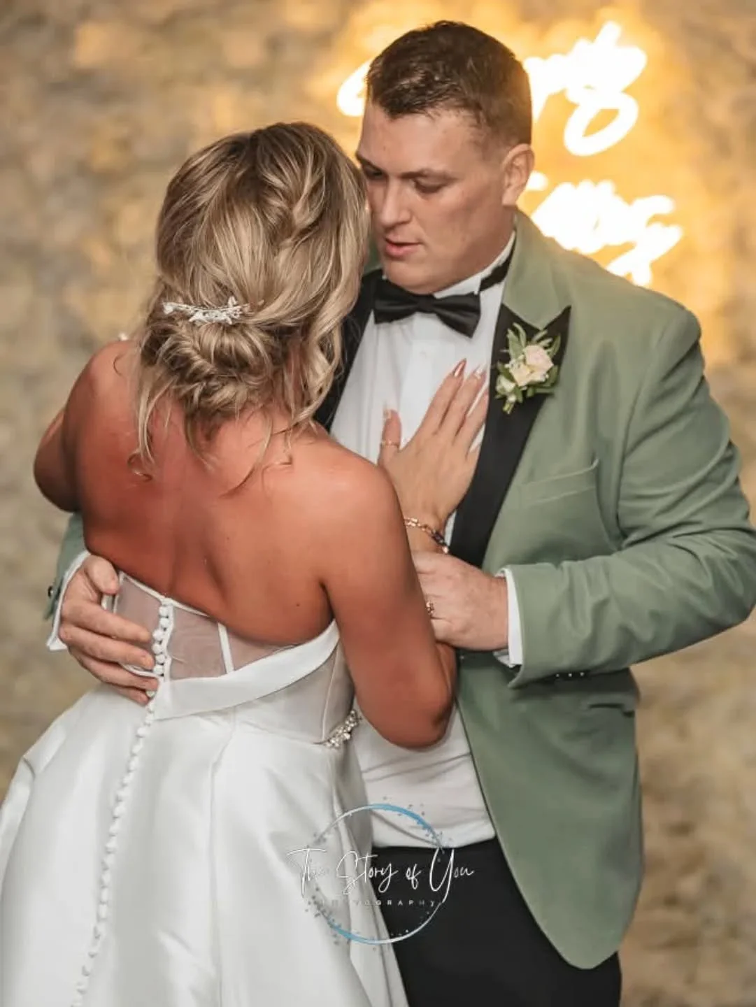 I'm a little late on posting some of the things I've been up to on here. Currently editing the gorgeous wedding of F+M who married @astonhallhotel . The couple knew in advance that I was unable to be there on the day and so associate cover was provid