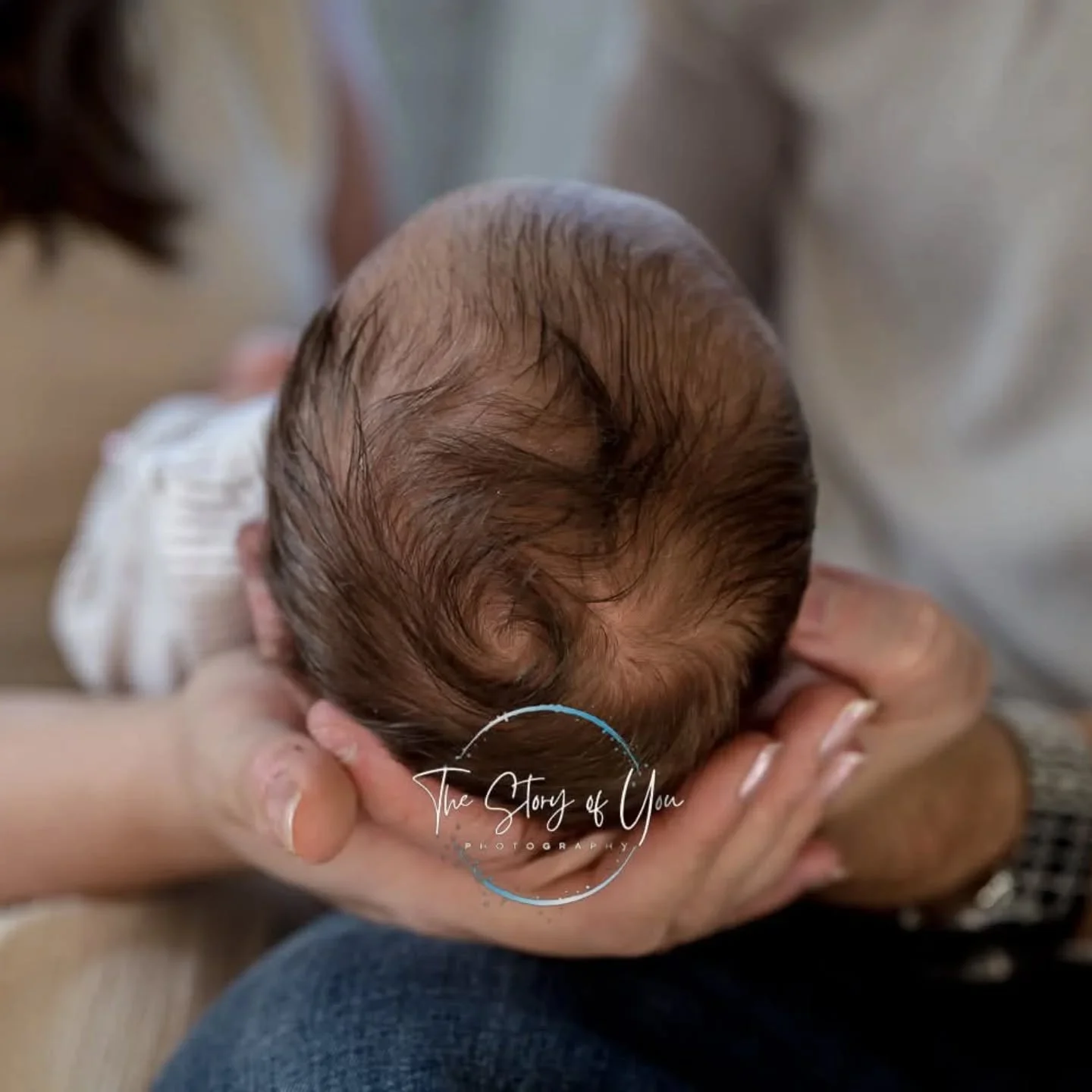 I've had a very busy time recently meeting lots of wonderful new babies. Baby H had an at home newborn session, his parents were so incredibly welcoming and it was such a lovely session to photograph.