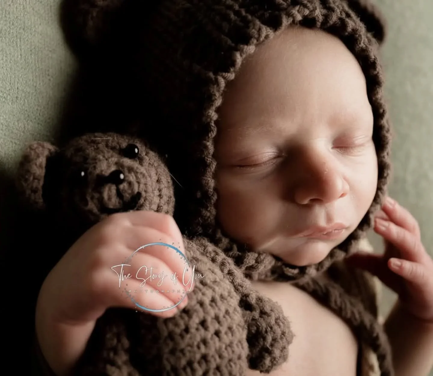 Oh I loved meeting Dink this week. He kept his Mum and Dad waiting to meet him, deciding he was far too comfy but he was absolutely well worth the wait. I cannot wait to see you grow and capture all those special moments

www.thestoryofyou.co.uk