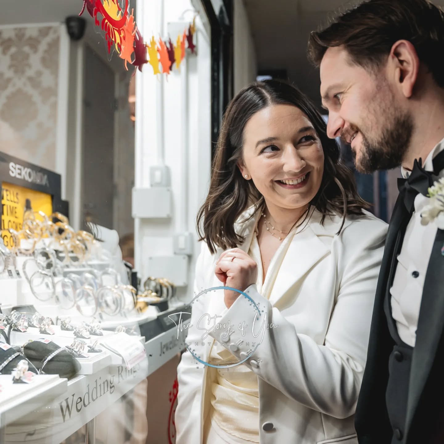 FIVE GOLD RINGS

On the fifth day of Christmas I give you:

An exclusive wedding package. All day wedding coverage Prep to just after first dance for &pound;845

Package includes:

- All day coverage [Approximately 10 hours]
- Link to a password prot