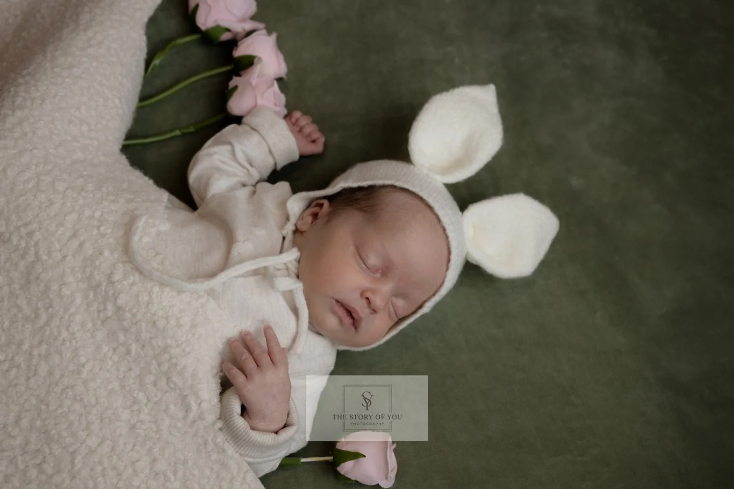 There is nothing quite like a "First Easter." ☁️

My Newborn Easter Minis are designed to be calm, cosy, and timeless. No over-the-top kitsch, just your beautiful new addition in a soft, spring-inspired setting.

At just &pound;35 for the s