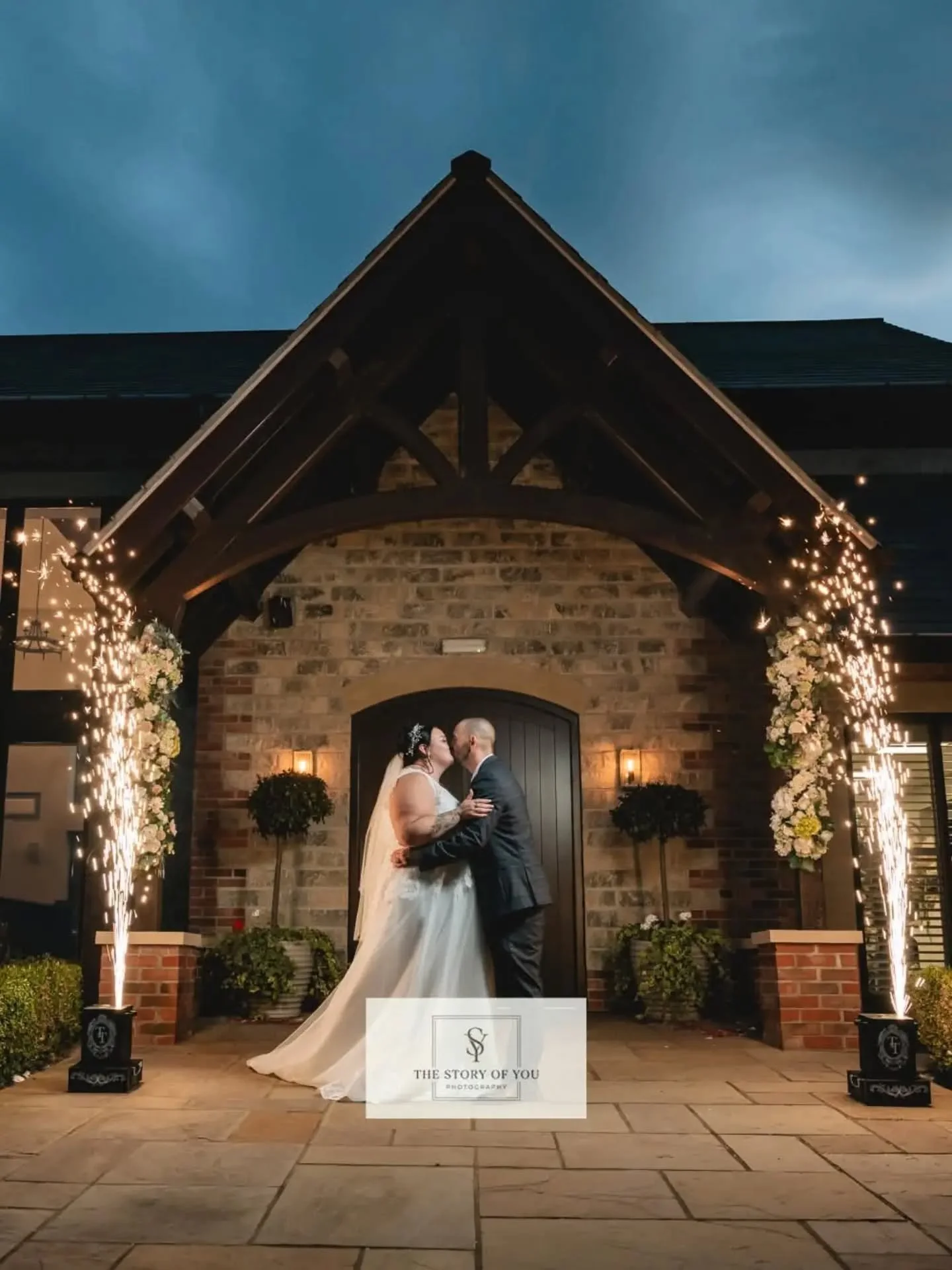 T n T what can I say, DYNAMITE!

Honestly an amazing day for two absolutely wonderful people. I am so grateful you stopped to chat at that wedding fayre. 

Yesterday had absolutely everything, dogs, cakes, cold sparks and all the emotions. I hope lit