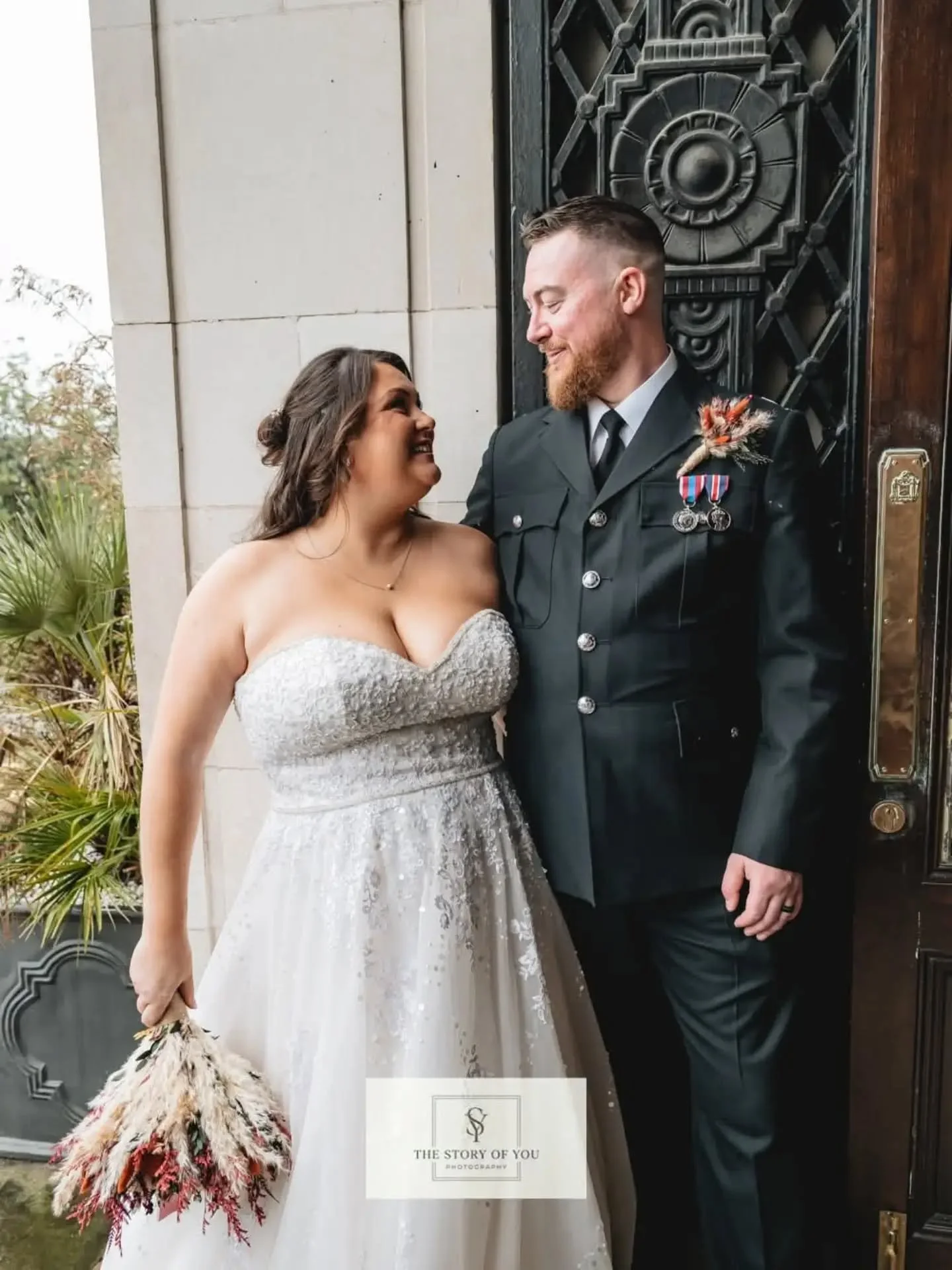 S+J married on Saturday at Barnsley Town Hall. 

It was a real pleasure to photograph your day for you. I hope you continued to have a fantastic day and thank you for asking me

The team

Photo @thestoryofyouphoto 
Car @fairytaleweddingcarsuk 
Mua @b