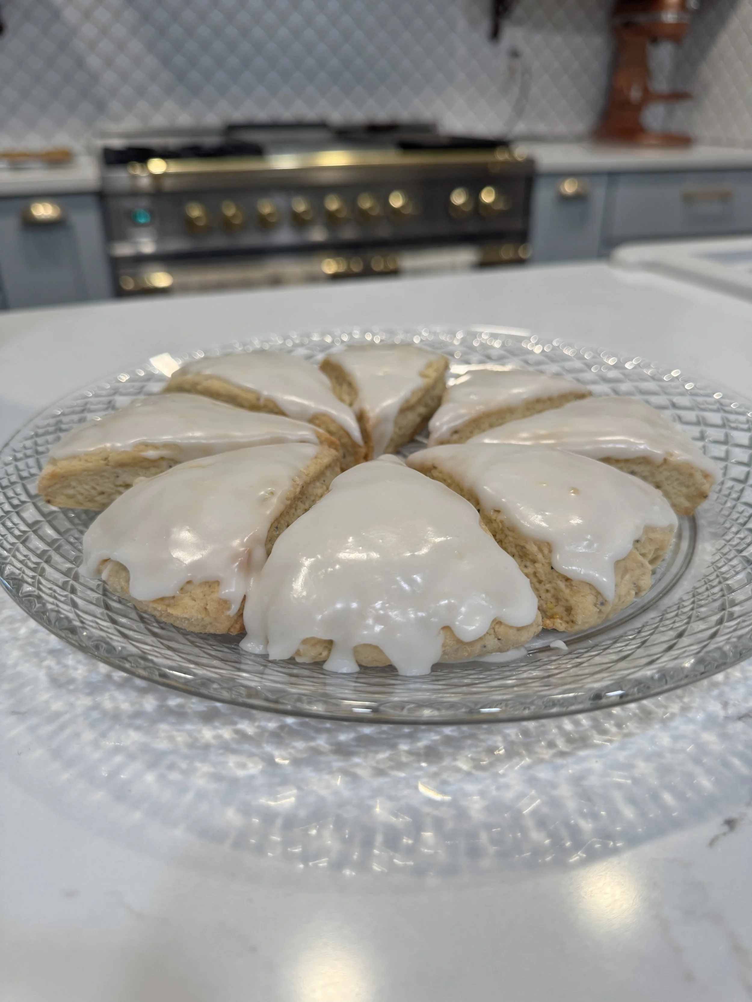 Easy &amp; Moist Lemon Poppyseed Scones
