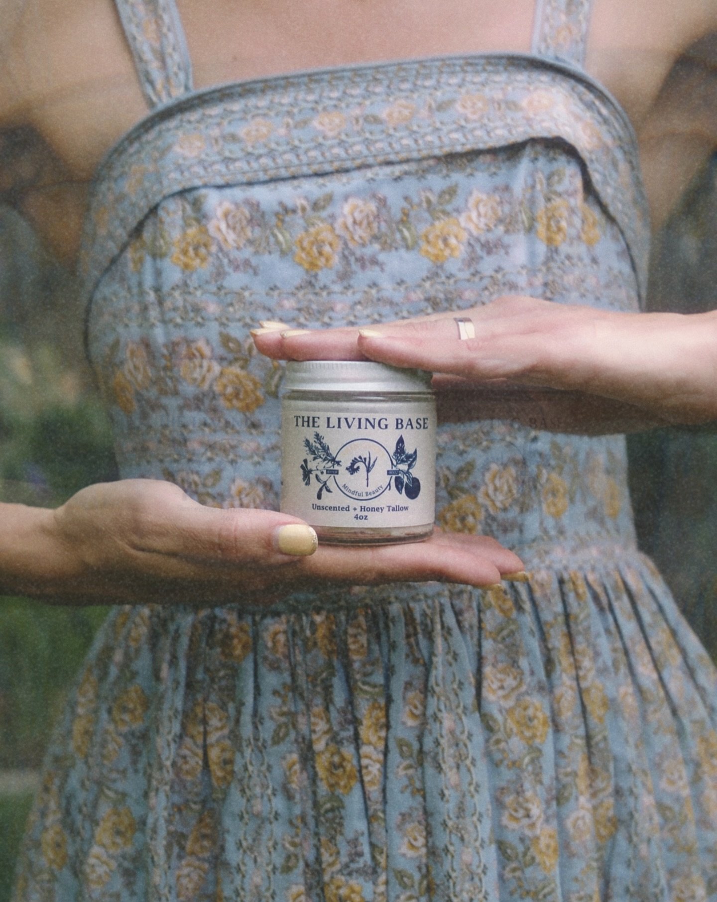 Unscented. No beefy smell. Just pure, skin-loving care. 🌾

Our Unscented + Honey Tallow Cream is crafted for sensitive, reactive, or fragrance-free skincare routines.

Made with only 3 ingredients&mdash;grass-fed tallow, organic olive oil, and manuk