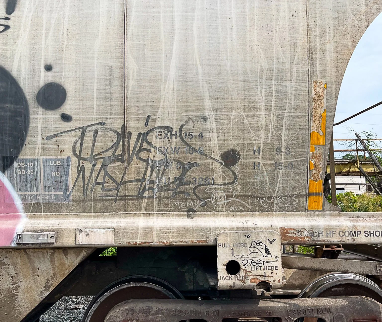 4hundredmlgraffitimagazinefreightgraffitigraffitiblog-15.jpg