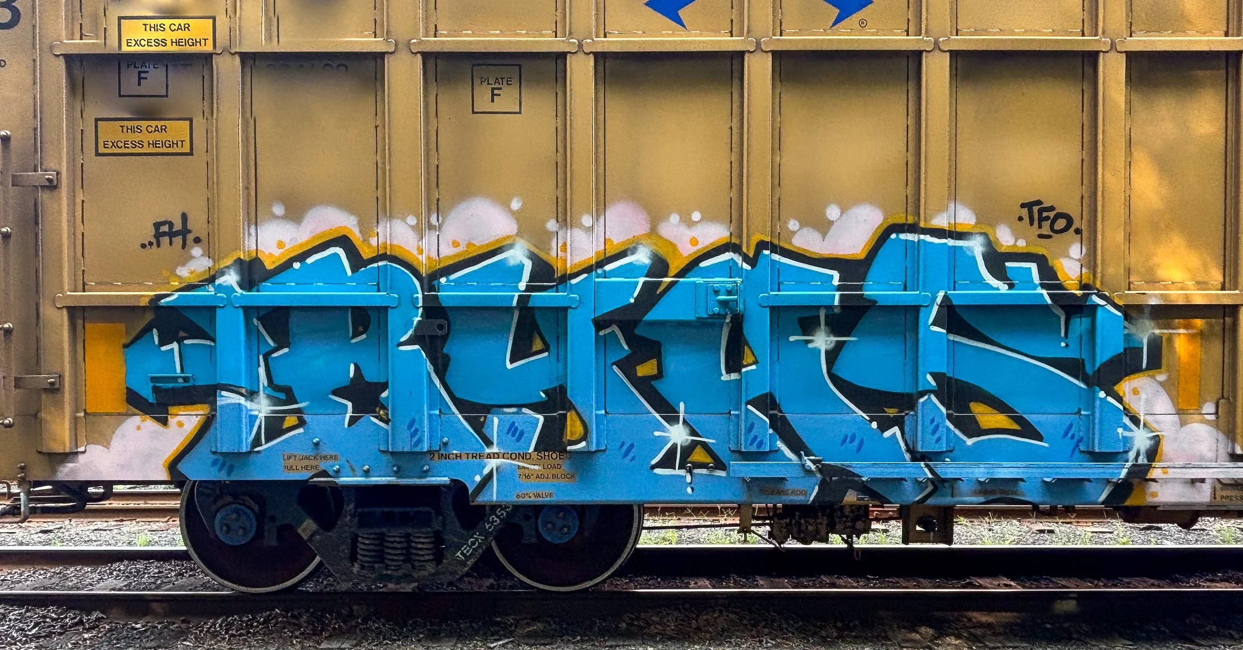 4hundredmlgraffitimagazinefreightgraffitigraffitiblog-53.jpg