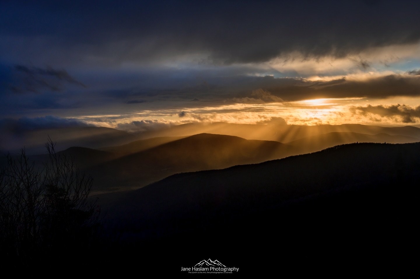 Another adventure in the Catskills ended with a hike out in the dark after witnessing one of the best sunsets I&rsquo;ve been lucky enough to catch in these mountains.

If you know me then you know that I love a big view, dramatic light and layers&he