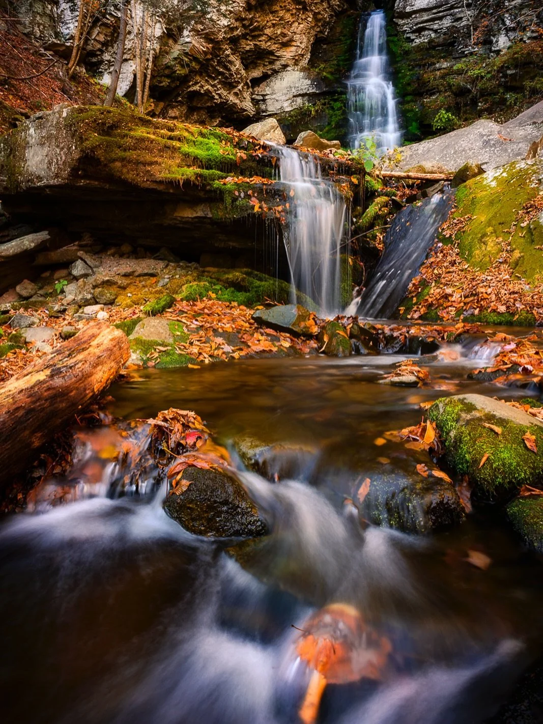 A photo stop at Buttermilk Falls on a blue sky sunny day a couple of weeks ago was always going to be a pleasure 
.
If you like my work Prints and metals are available please message me or better still visit my Gallery in Pawling, ny in person @land_