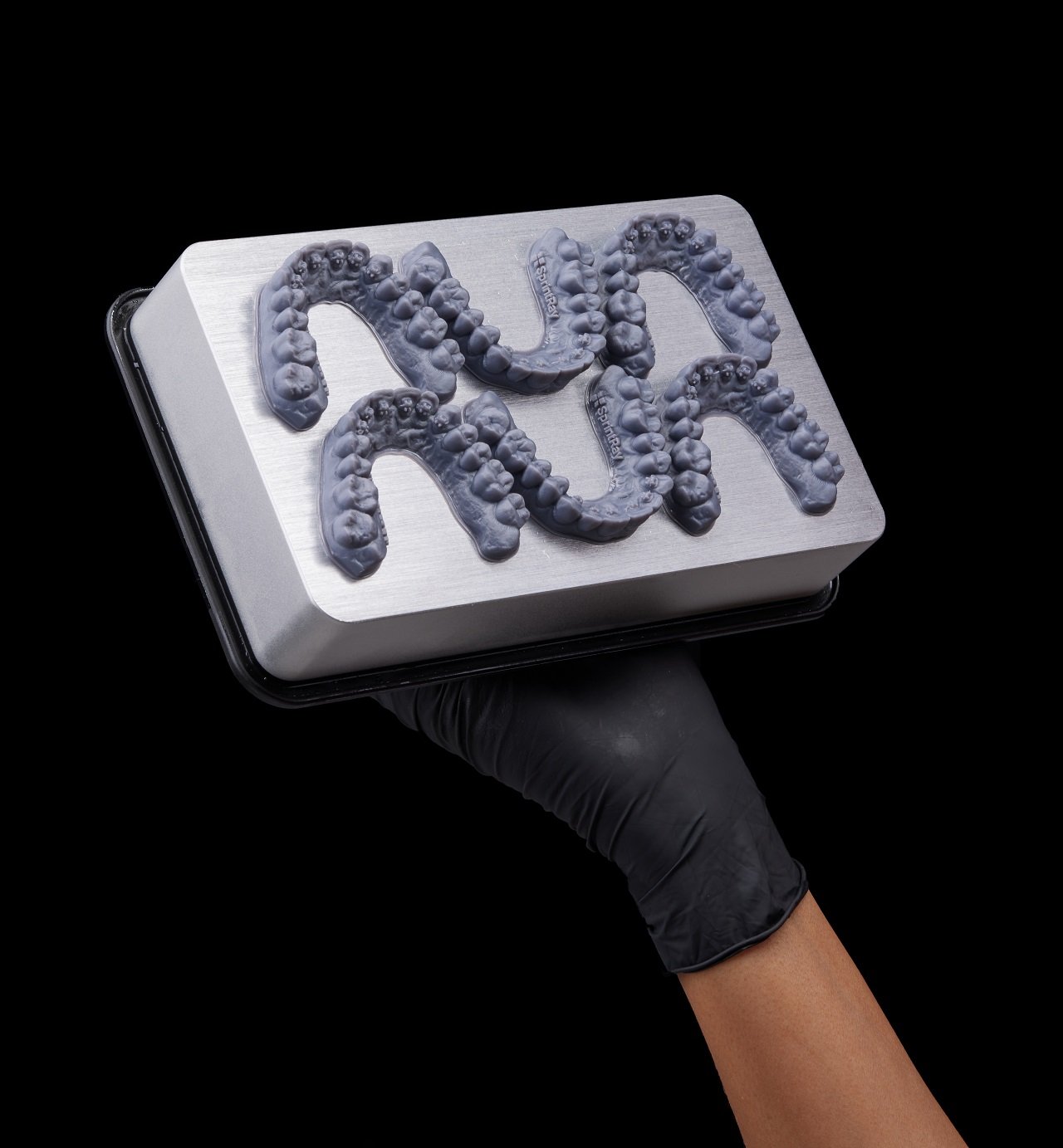 SprintRay-presents-3D-printing-solution-at-IDS-2023_4.jpg