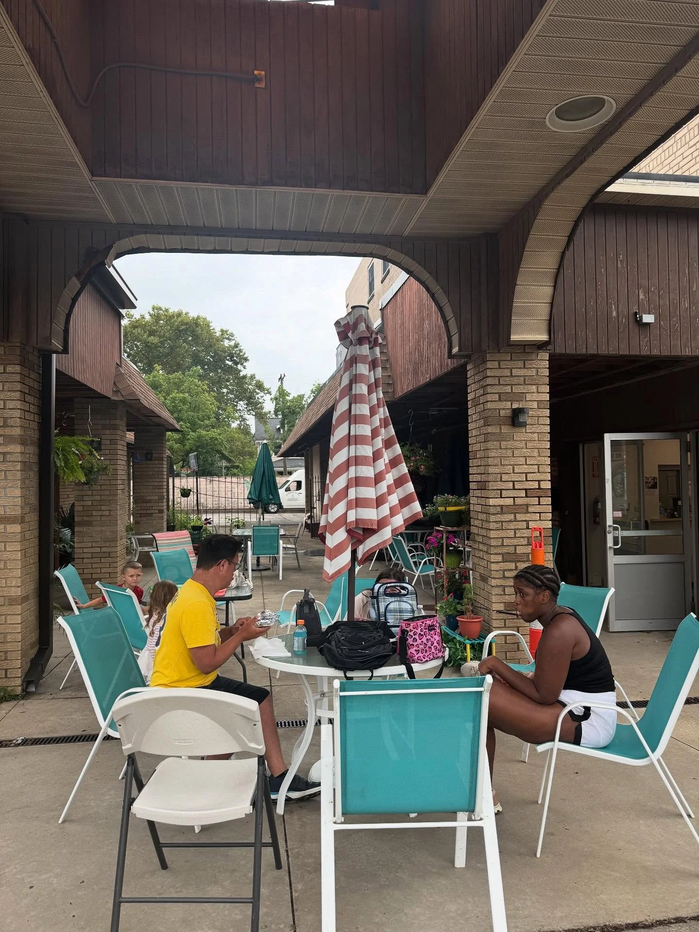 Fall feels with the cooler weather 🍂Perfect day for some Zumba and lunch outside to enjoy the breeze while we plan our fall adventures in the coming months!