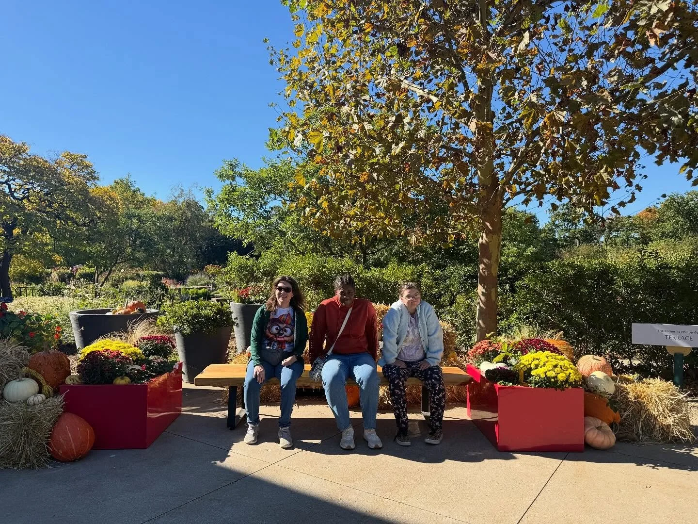 Community culture day! We started the morning at the Cleveland Art Museum and then checked out the Botanical Gardens indoor and outdoor area before heading to Little for a cute lunch!! ๐ชดโฒ๏ธ๐จ๐ฎ๐น