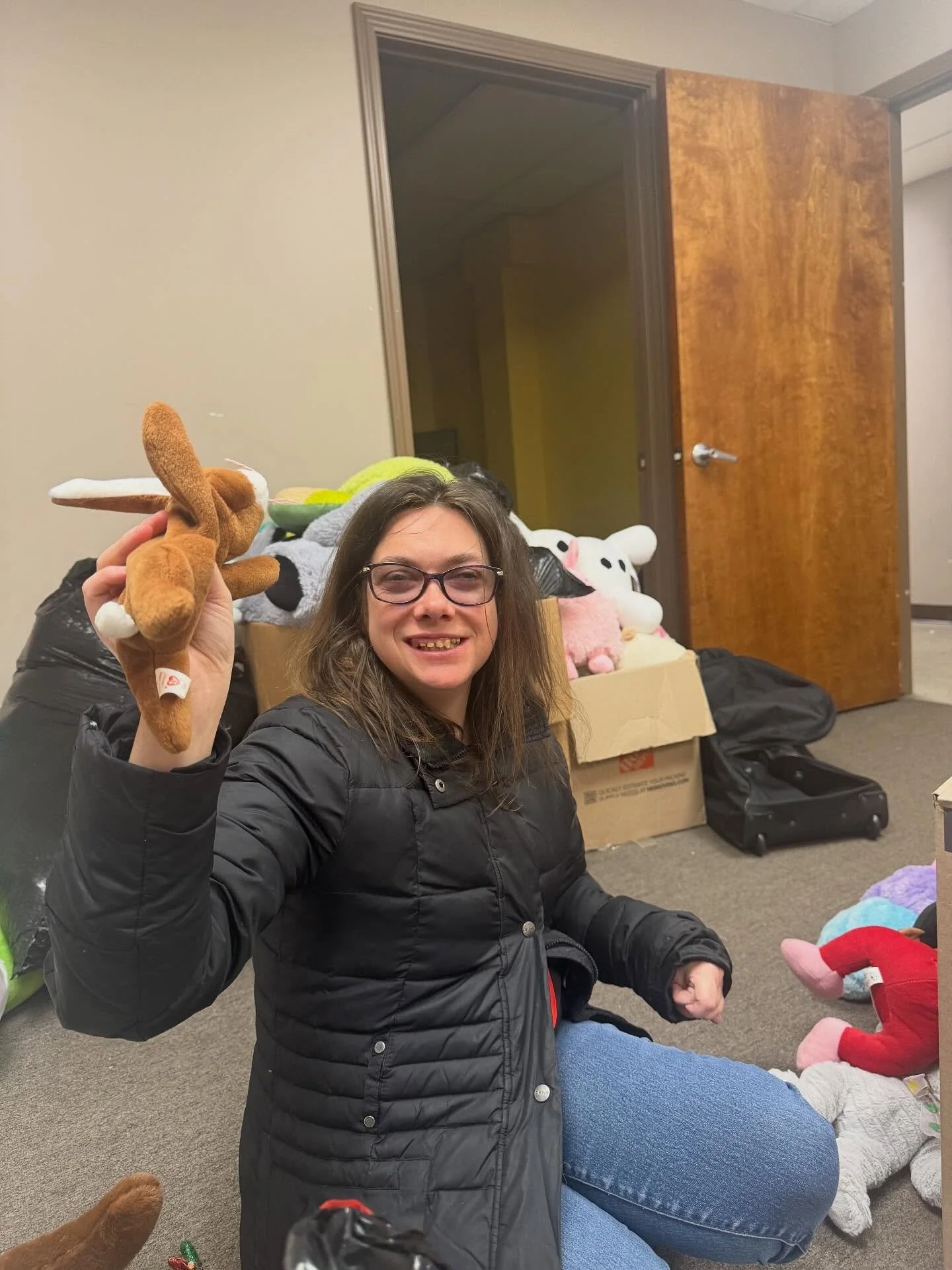 Thursday Busy Bees! Volunteering at Honey From the Rock to sort toys and fold clothes! One members preferred activity 🐝We love using our skills to help others! Check out that before and after, from a huge pile to carpet! Way to go team!!!@honeyfromt
