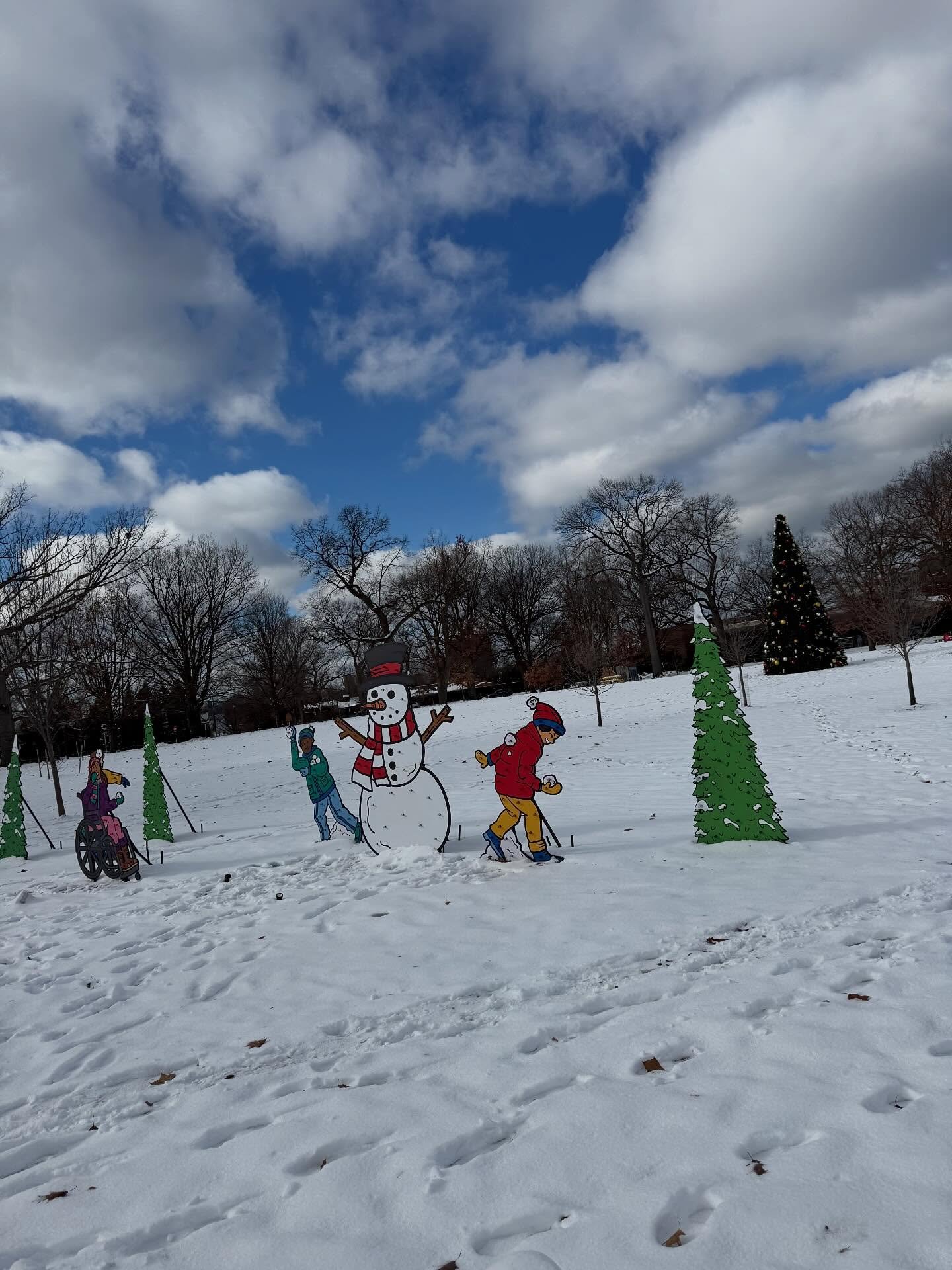 After all our hard work we stopped at the Cleveland Art Museum for lunch and exploration of new exhibits as well as some of our old favorites! 🎨❄️🎄