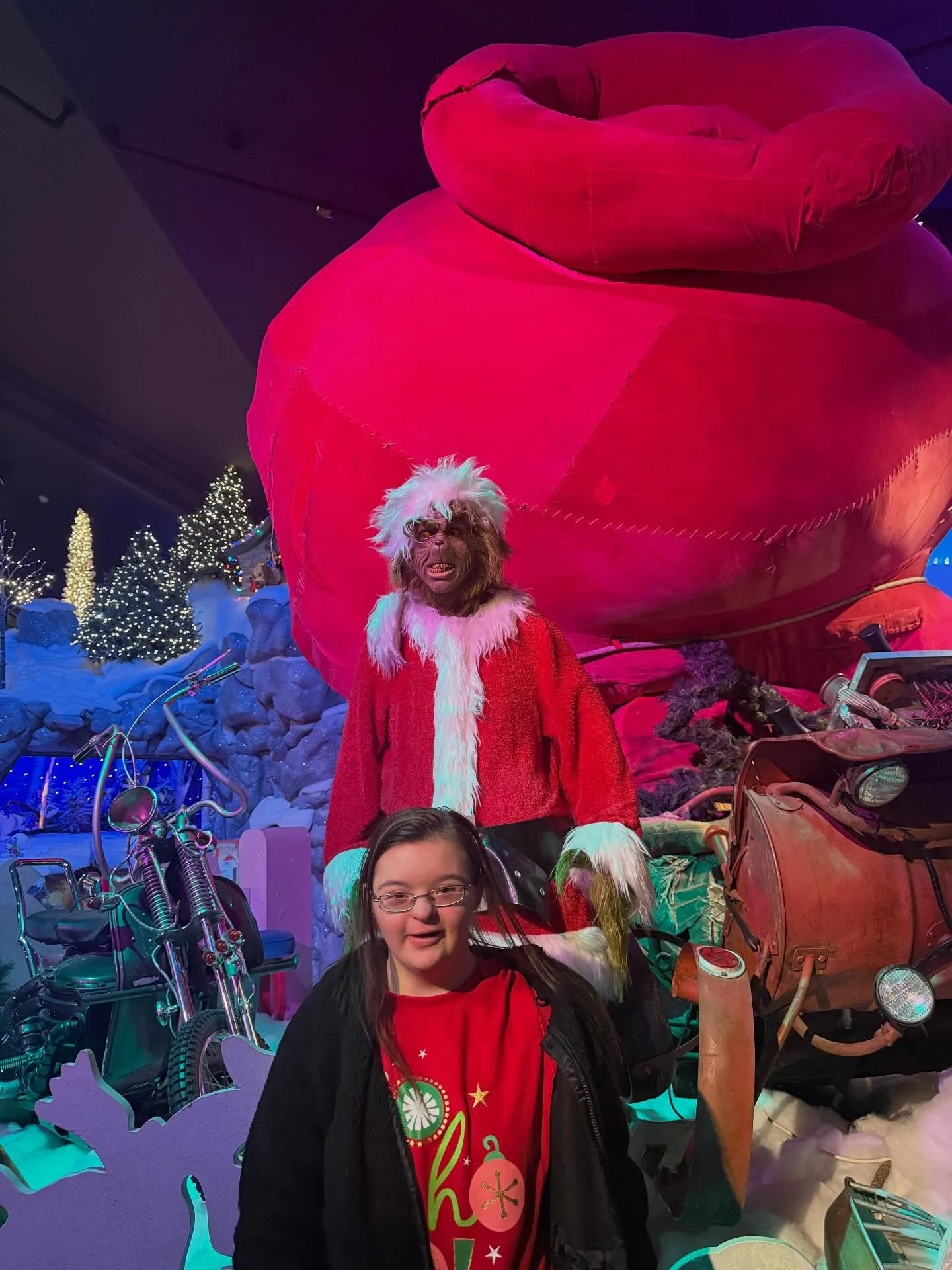 Christmas magic @castlenoel with the CRU today! We saw so many new things on our tour! We even met Mr Grinch and Santa before going down the slide 🎄❄️🎅